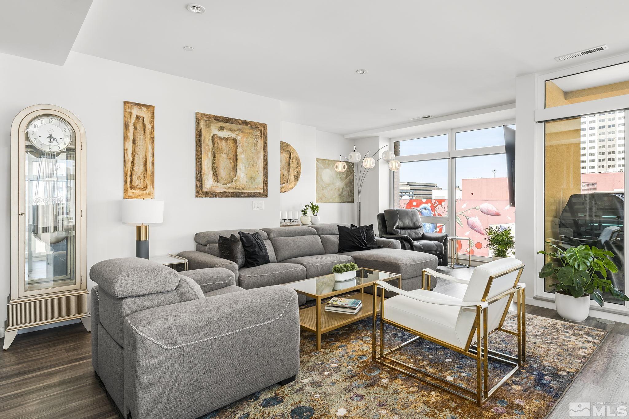 255 N Sierra Street, 404