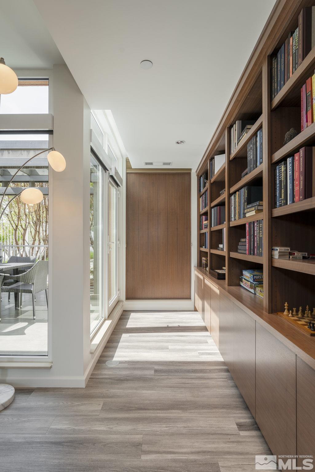 255 N Sierra Street, 404