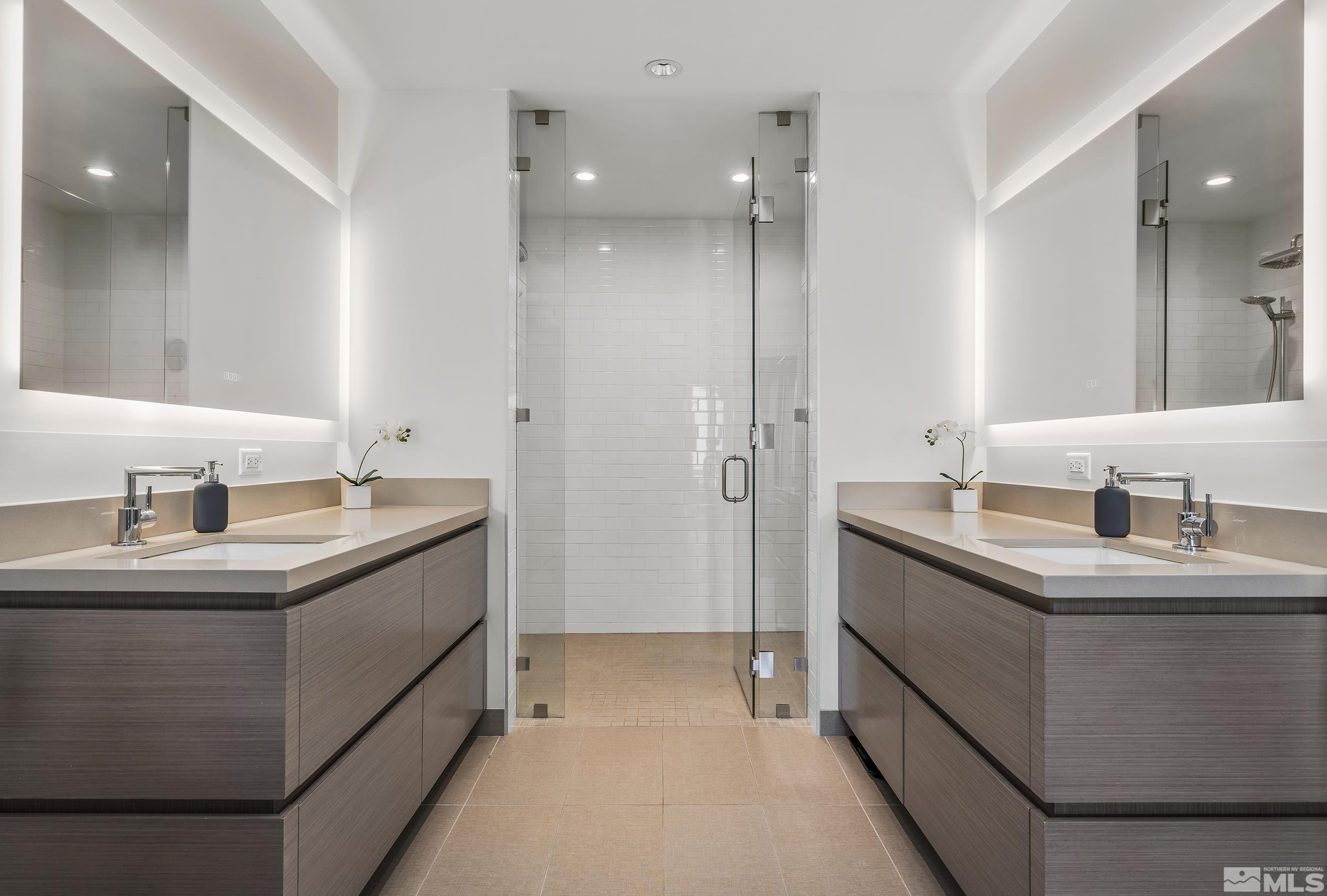 255 N Sierra Street, 404