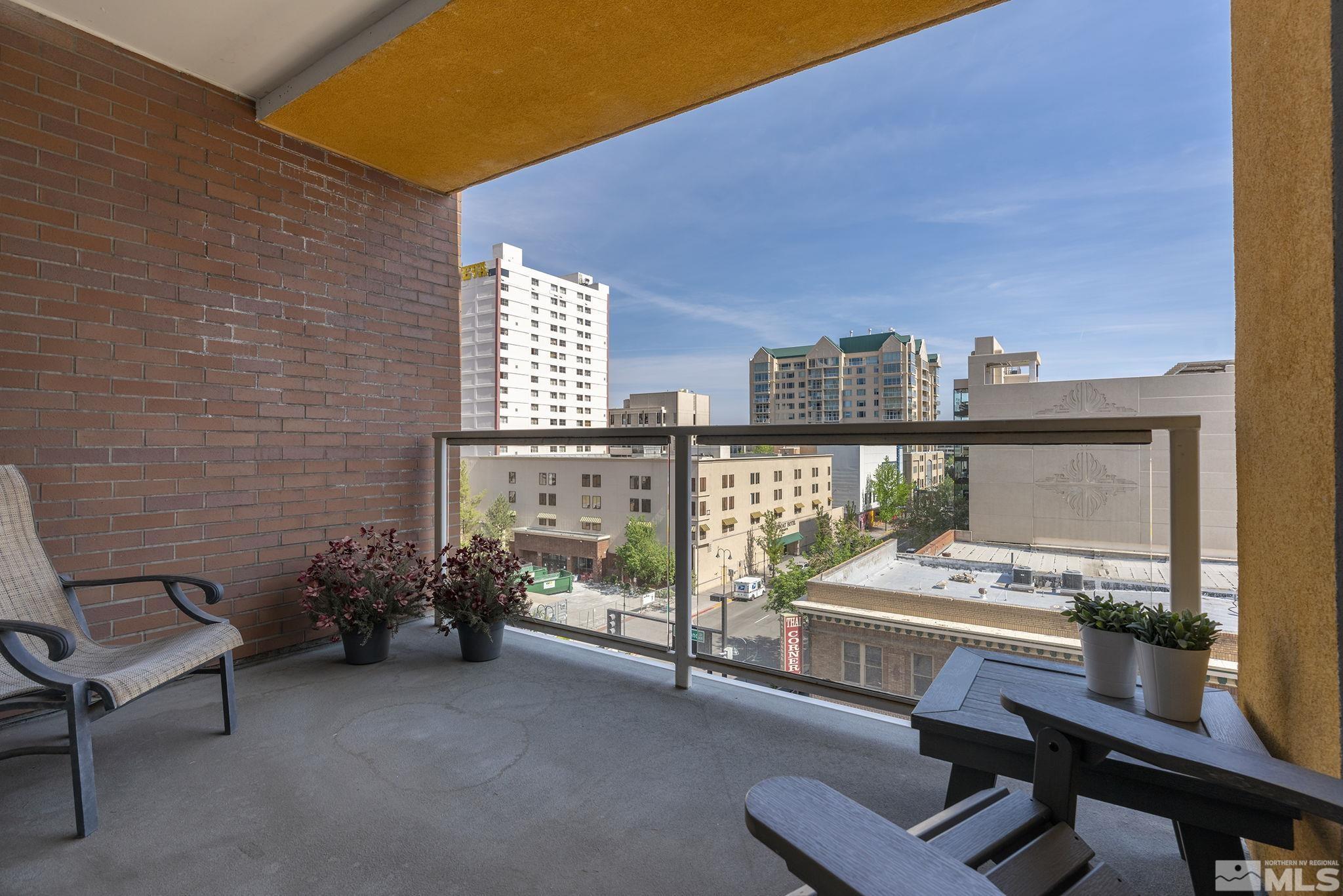 255 N Sierra Street, 404