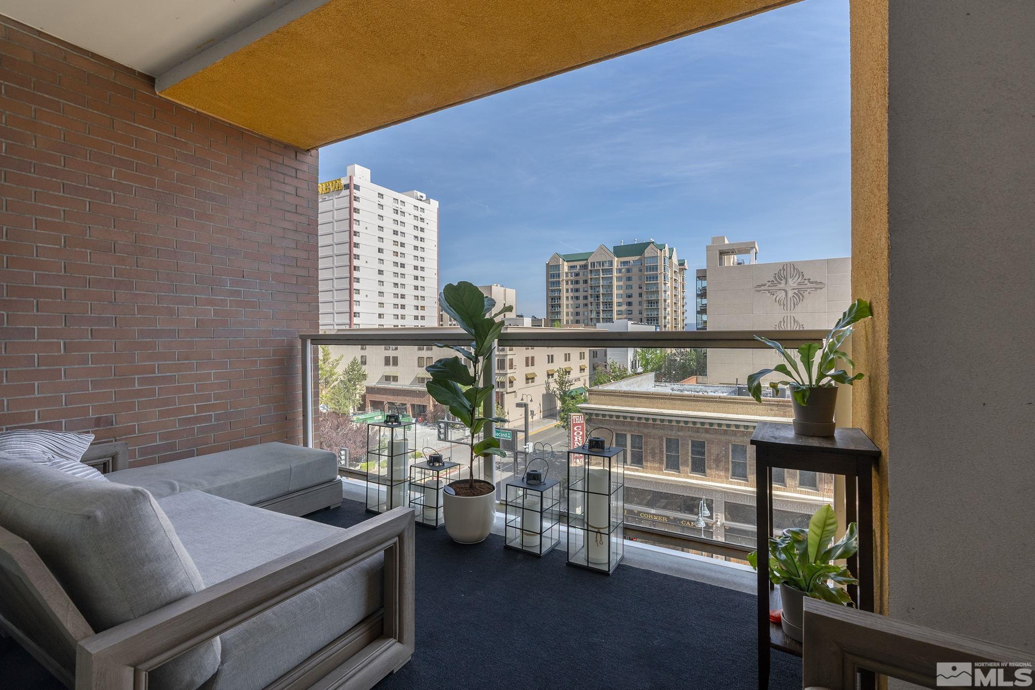 255 N Sierra Street, 404