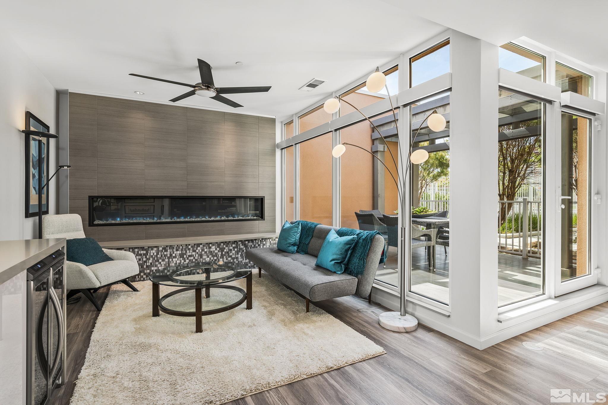 255 N Sierra Street, 404