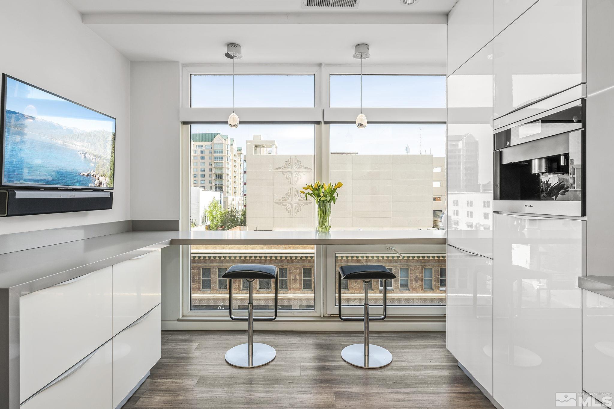 255 N Sierra Street, 404