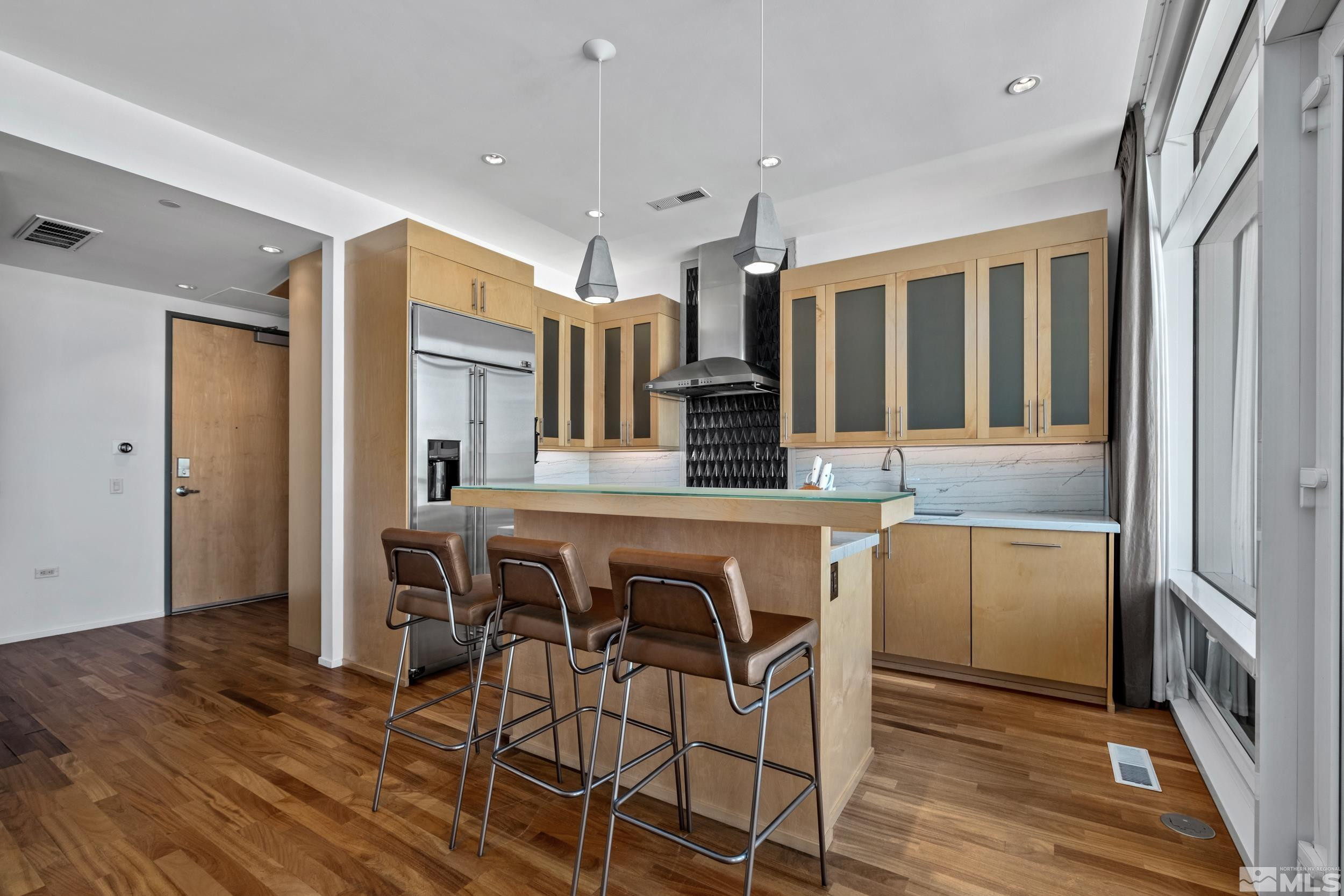 255 N Sierra Street, 2302