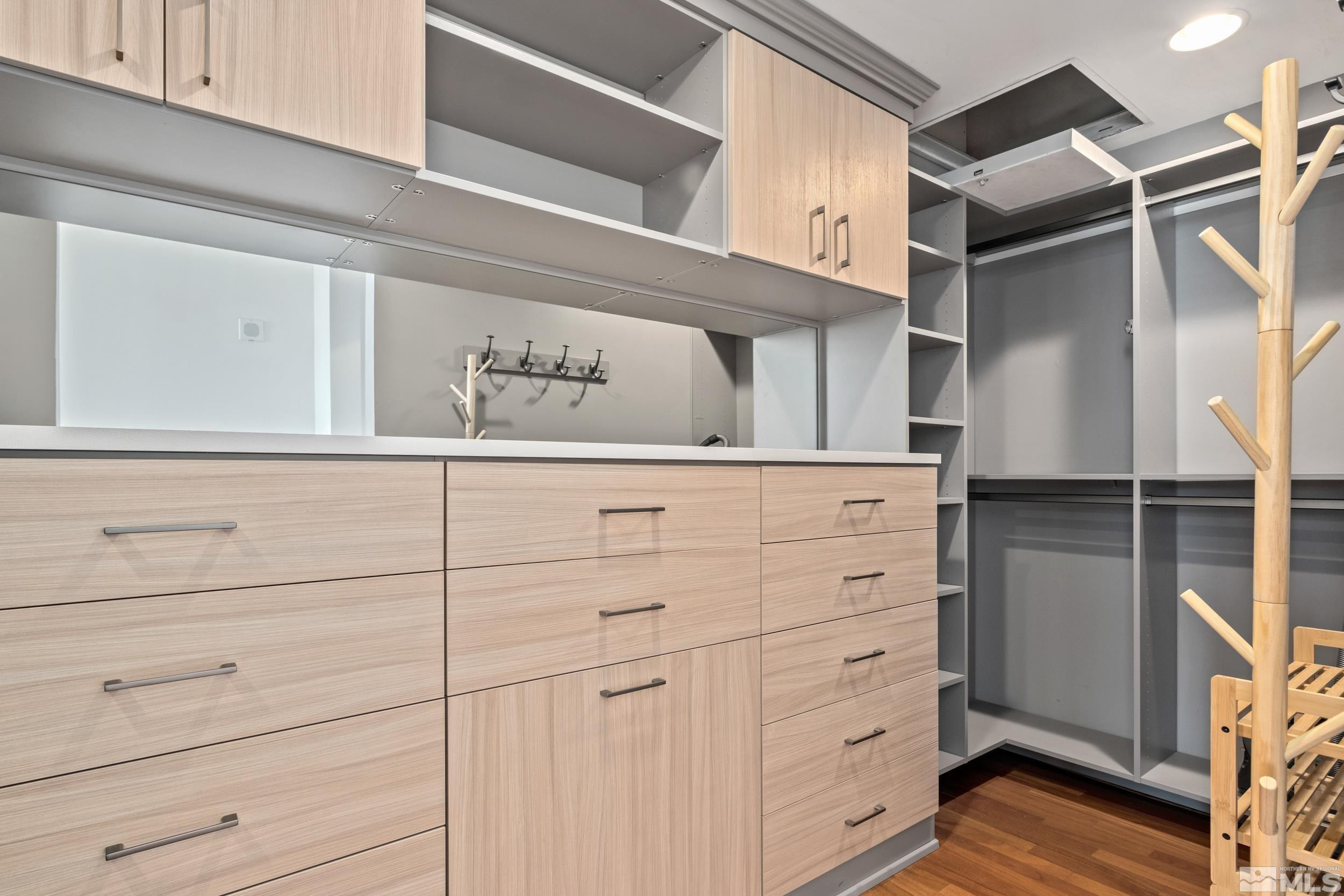 255 N Sierra Street, 2302