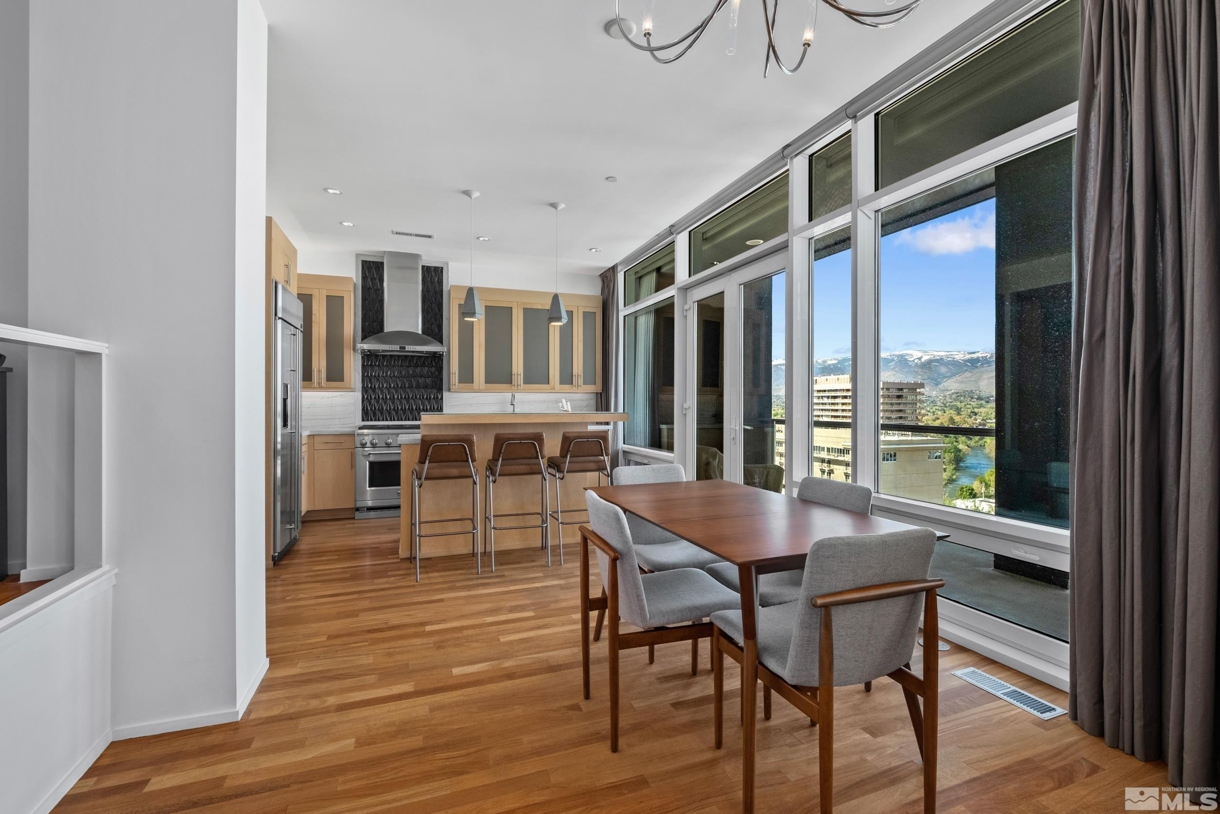 255 N Sierra Street, 2302