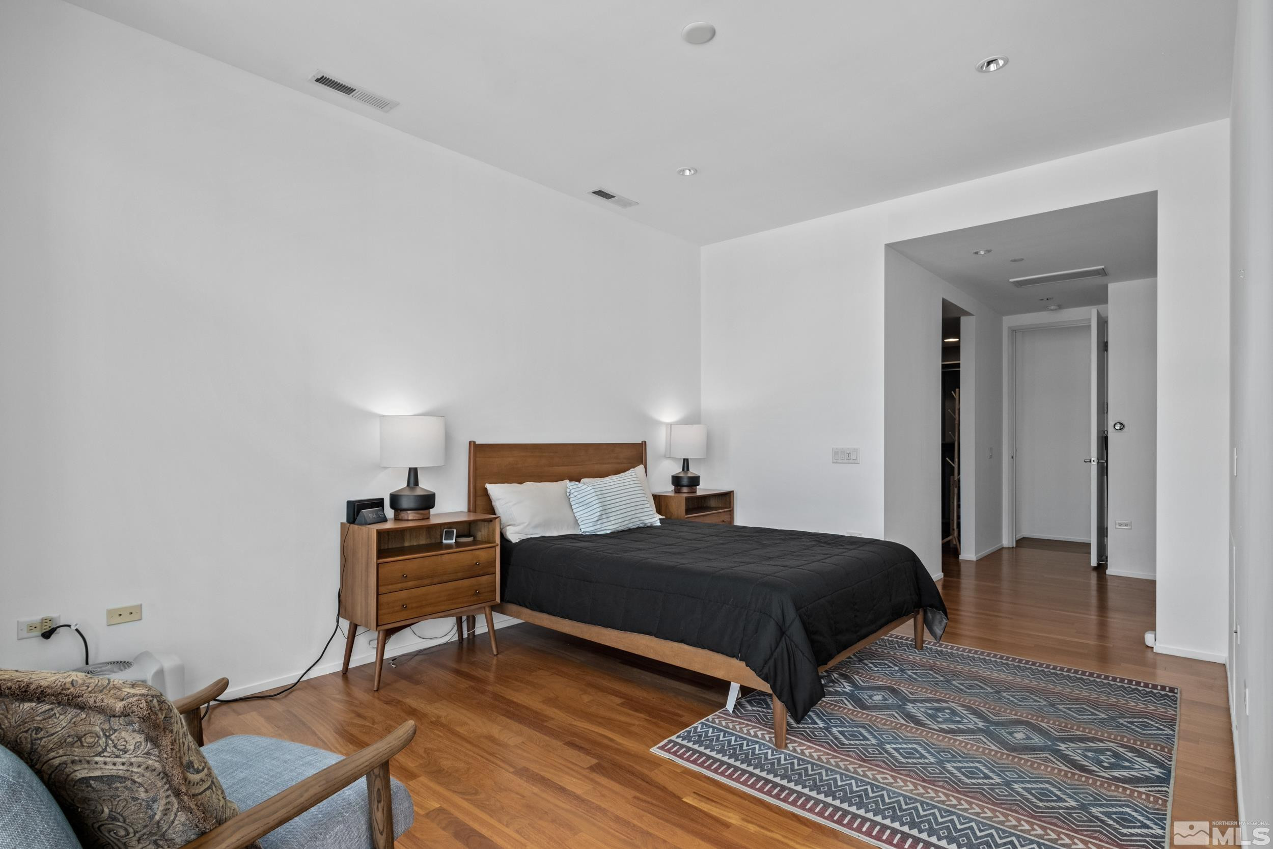 255 N Sierra Street, 2302