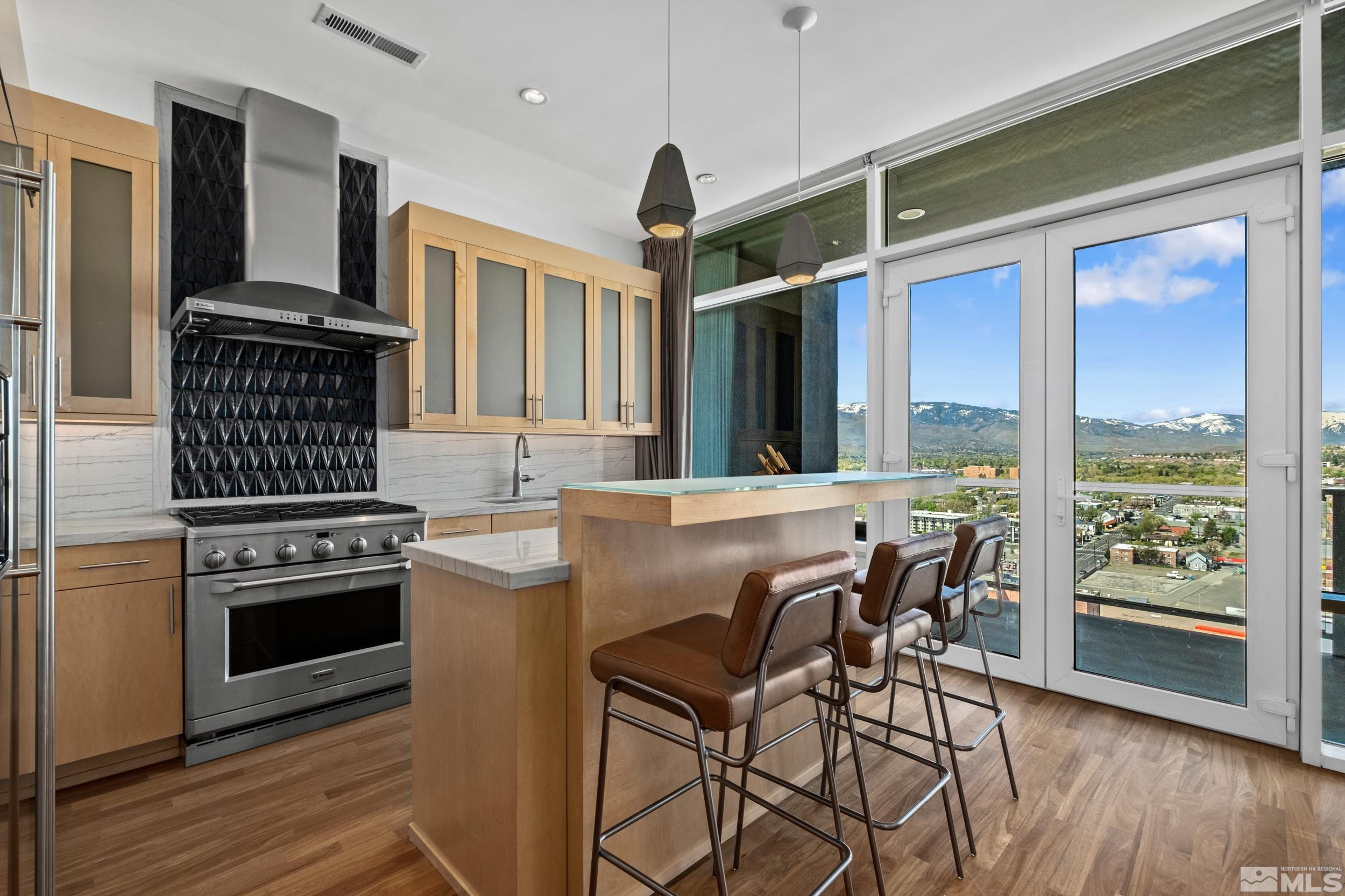 255 N Sierra Street, 2302