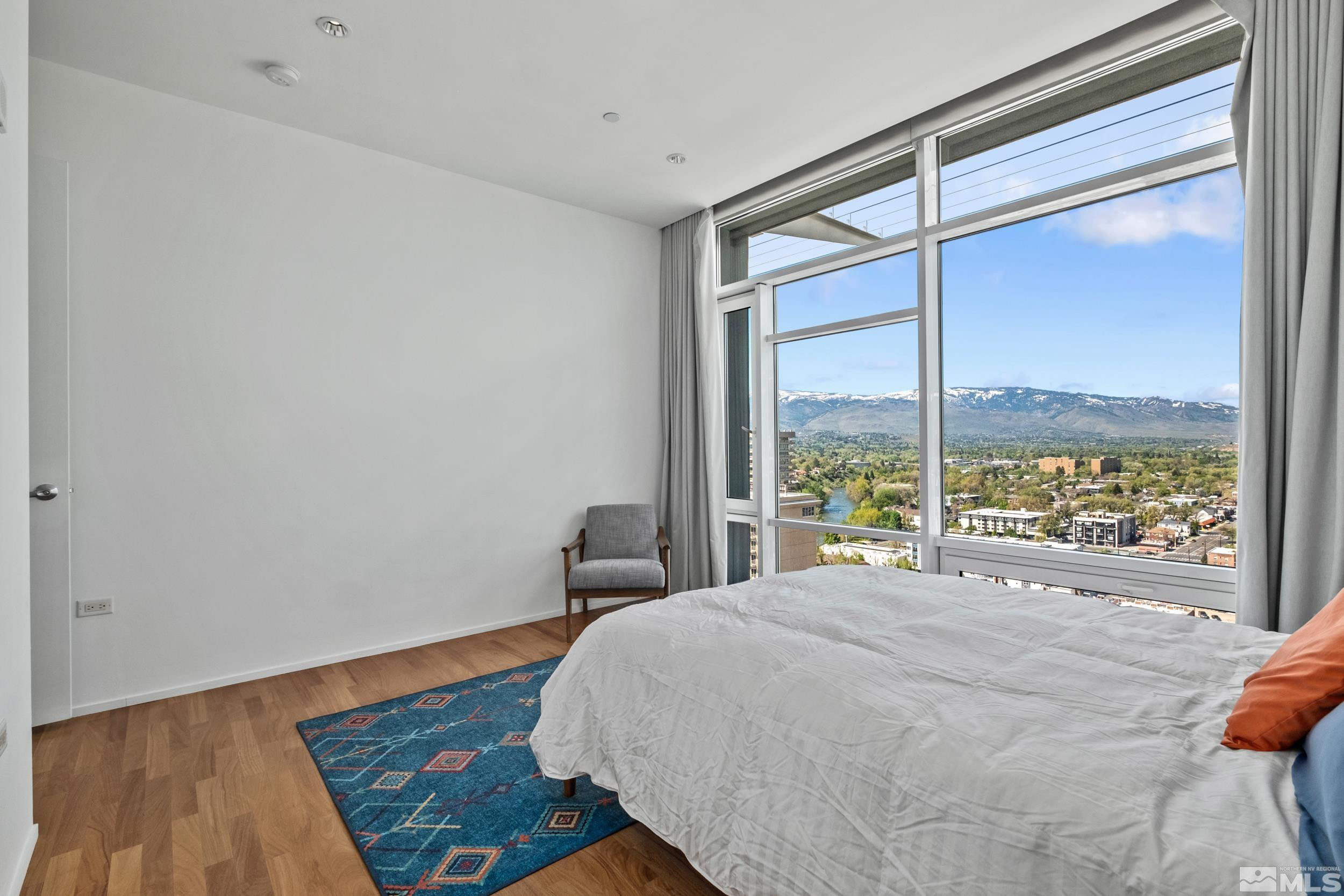 255 N Sierra Street, 2302