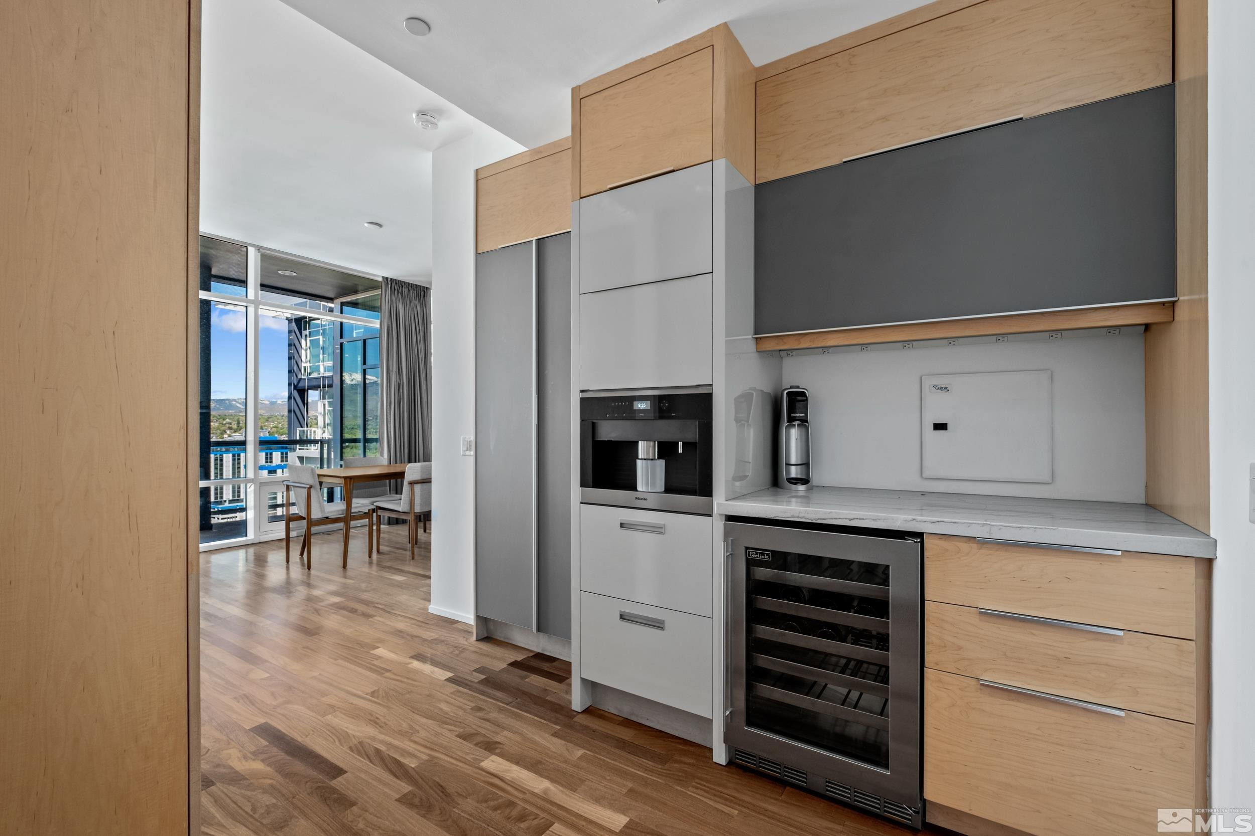 255 N Sierra Street, 2302