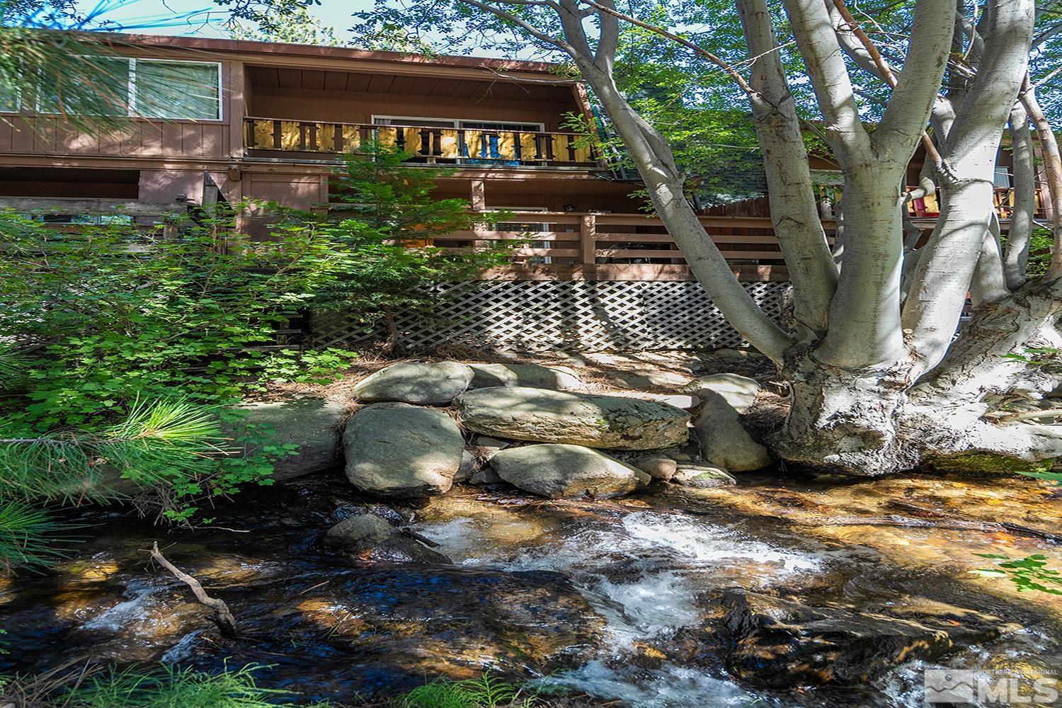 845 Southwood Boulevard, 12