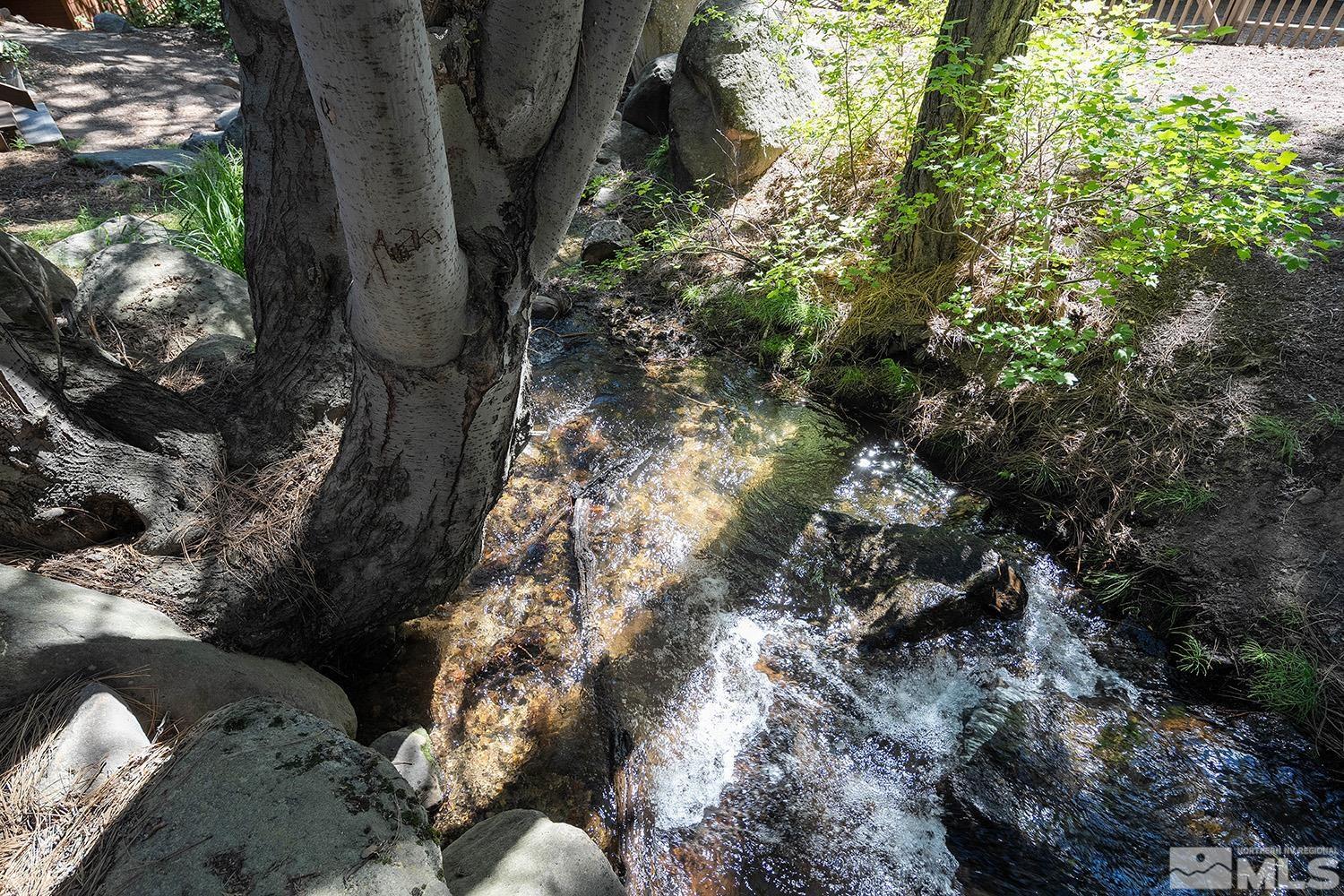 845 Southwood Boulevard, 12