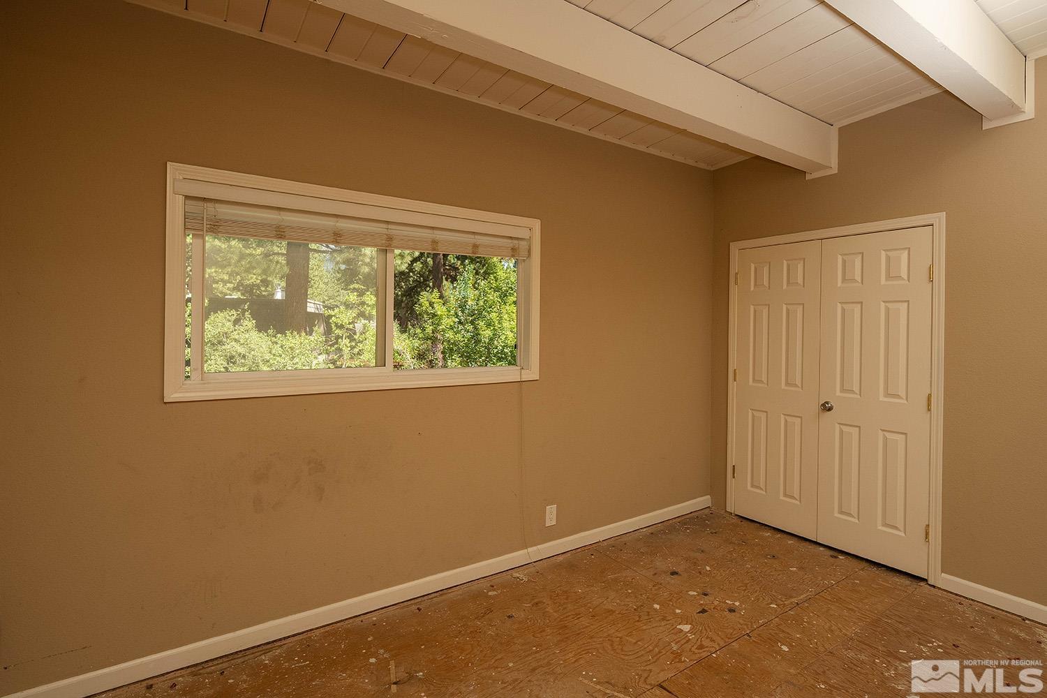 845 Southwood Boulevard, 12