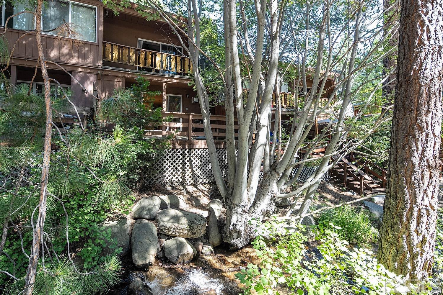 845 Southwood Boulevard, 12