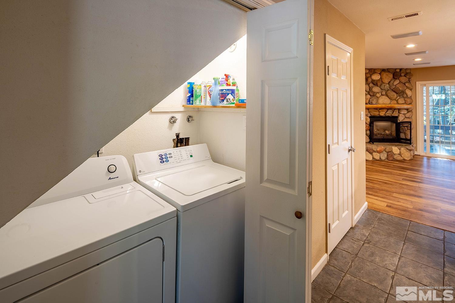 845 Southwood Boulevard, 12