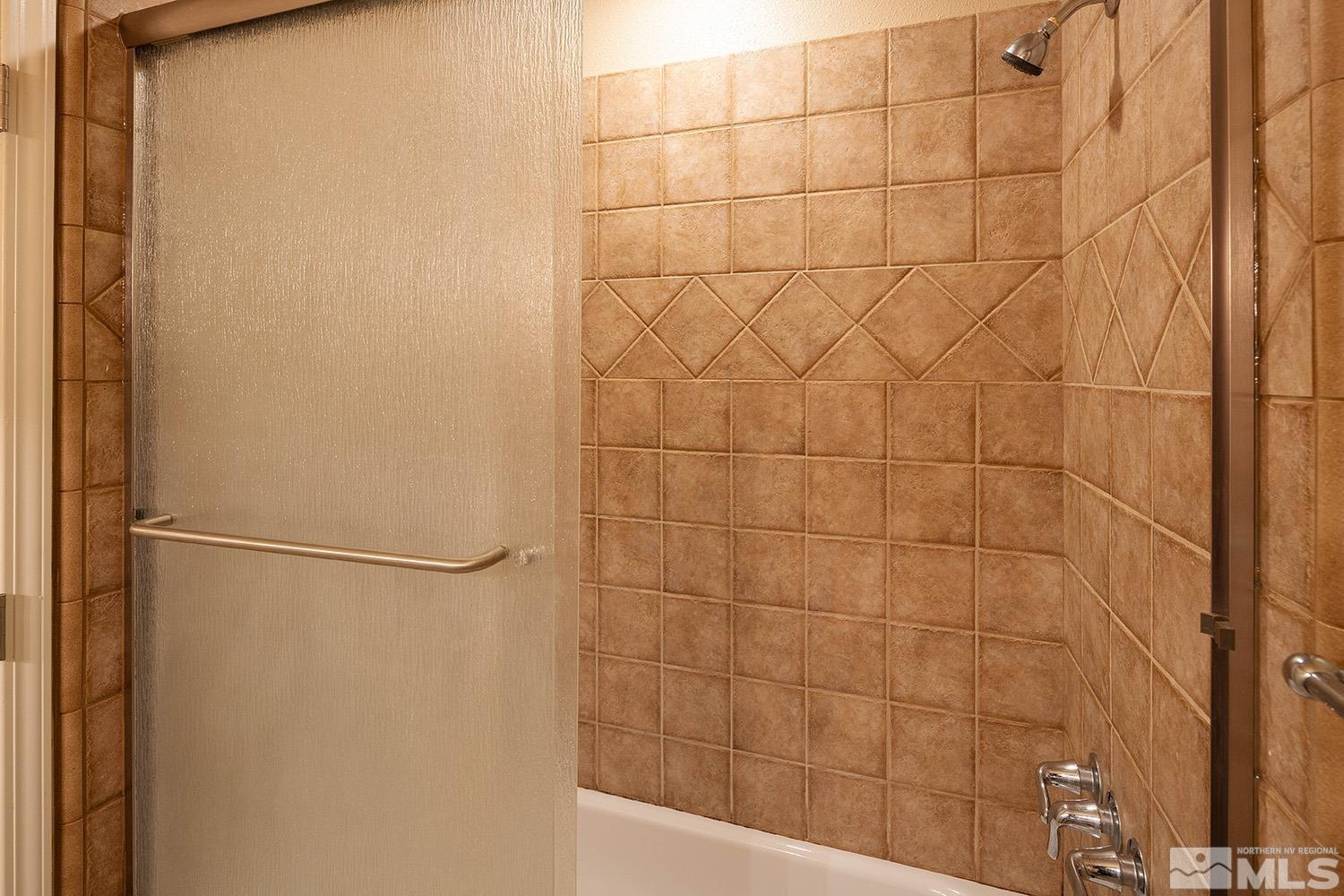 845 Southwood Boulevard, 12