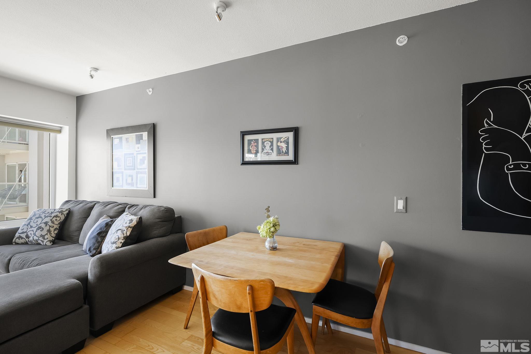 255 N Sierra Street, 1601