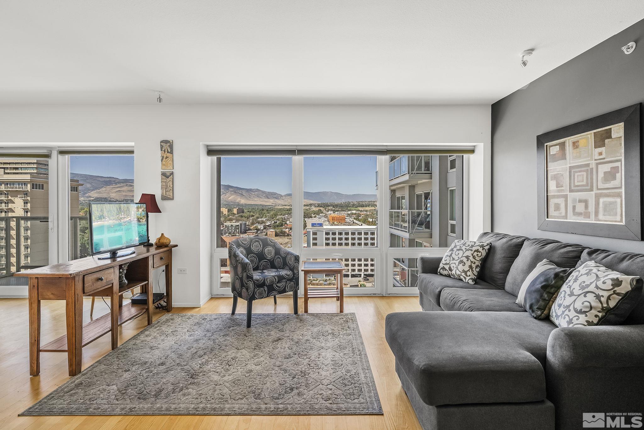 255 N Sierra Street, 1601