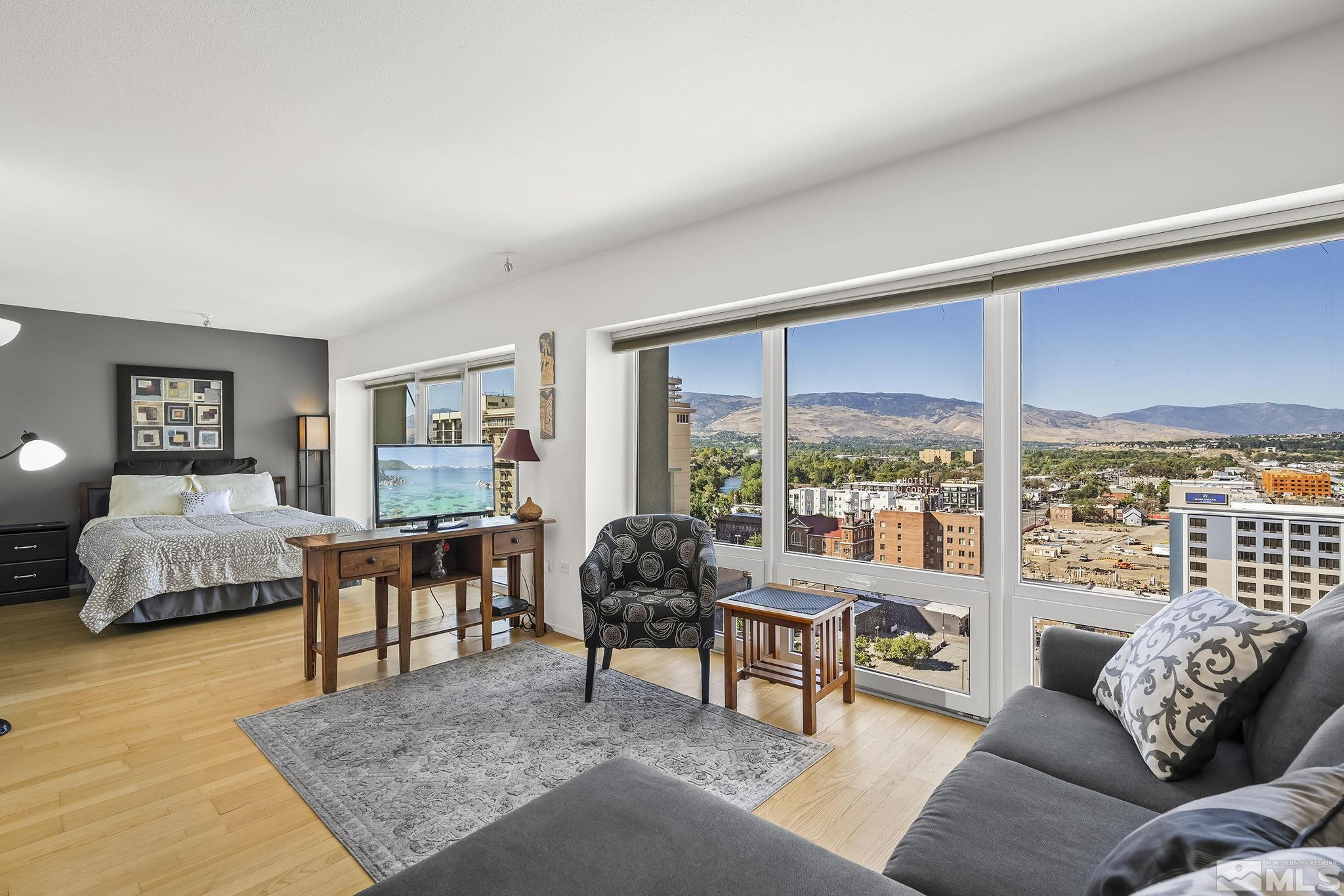 255 N Sierra Street, 1601