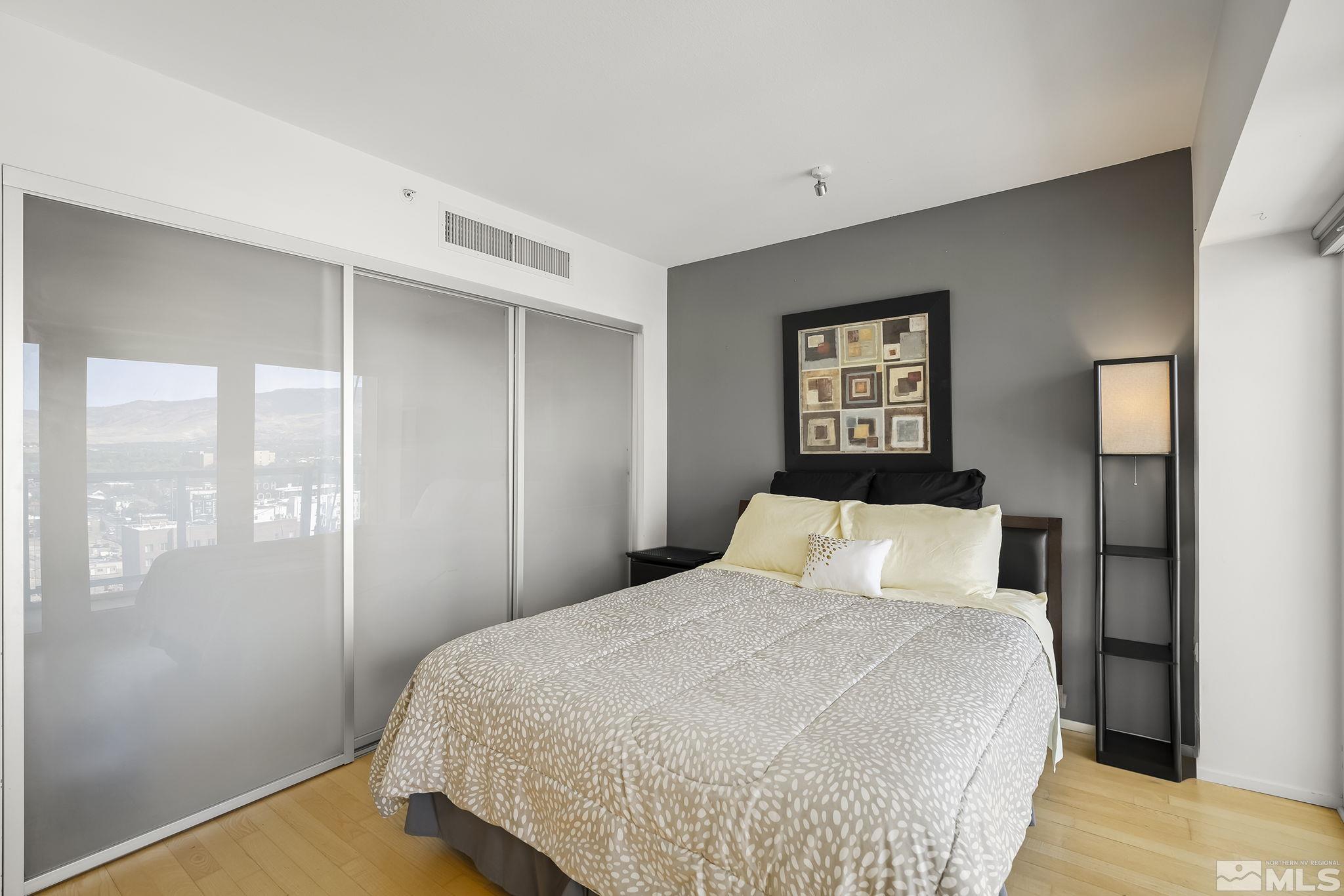 255 N Sierra Street, 1601