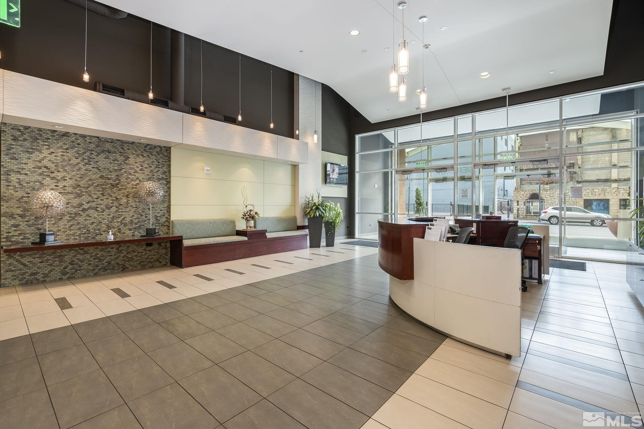 255 N Sierra Street, 1601