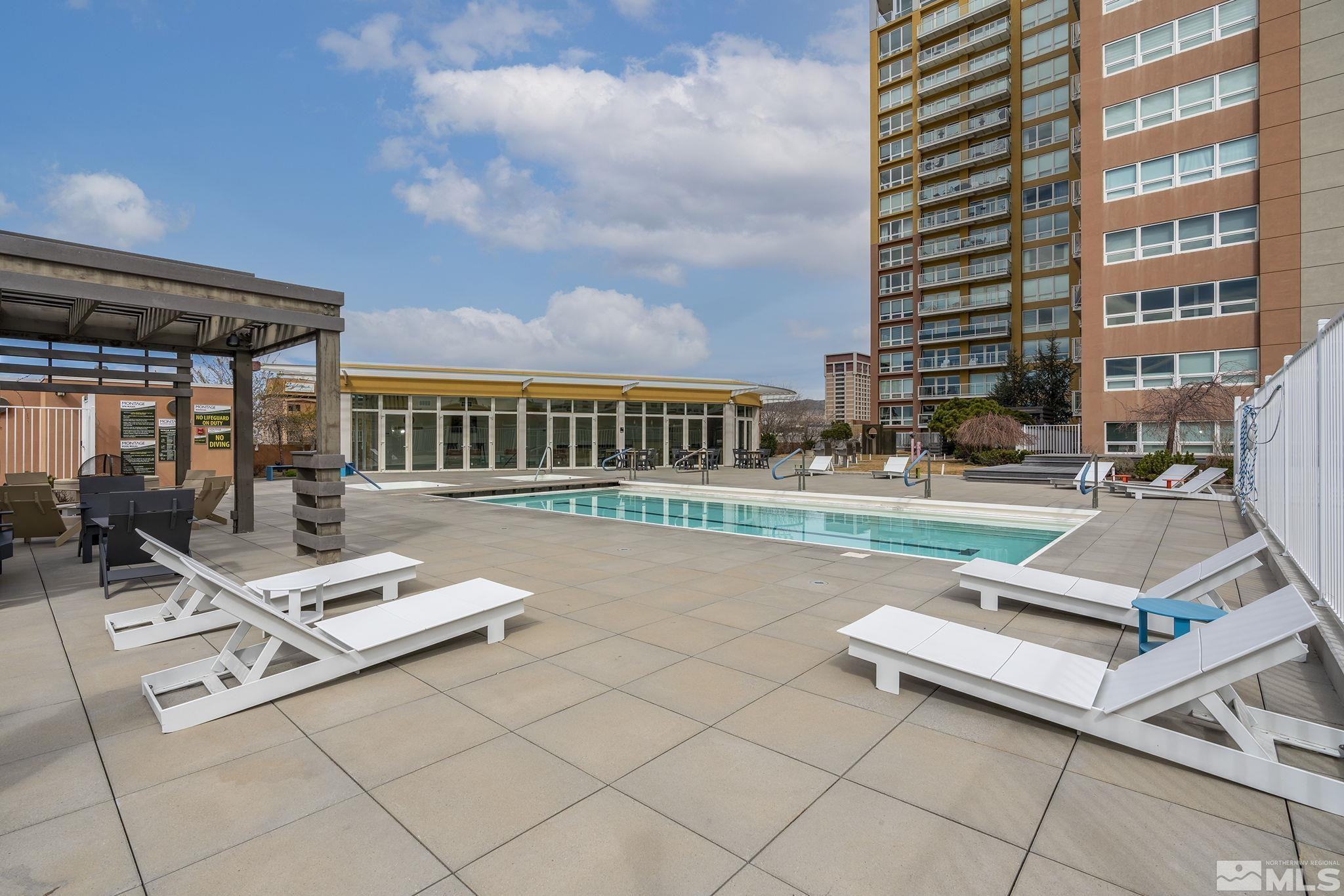 255 N Sierra Street, 1601