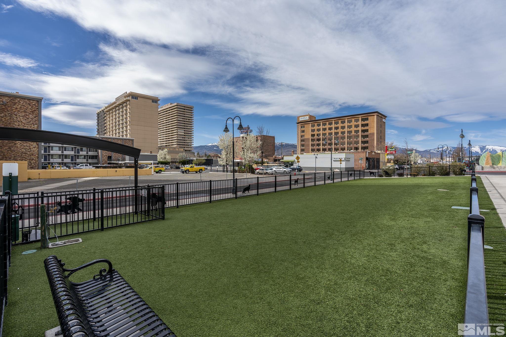 255 N Sierra Street, 1601