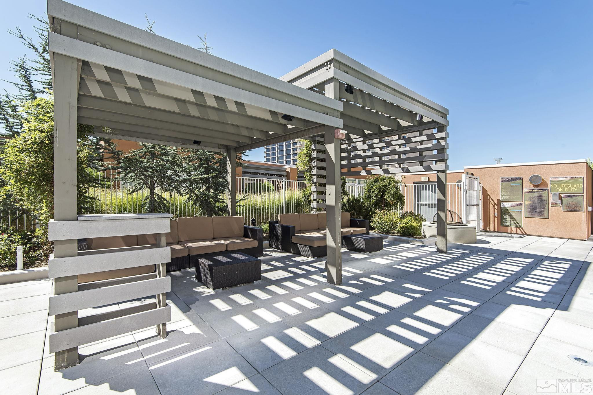 255 N Sierra Street, 1601