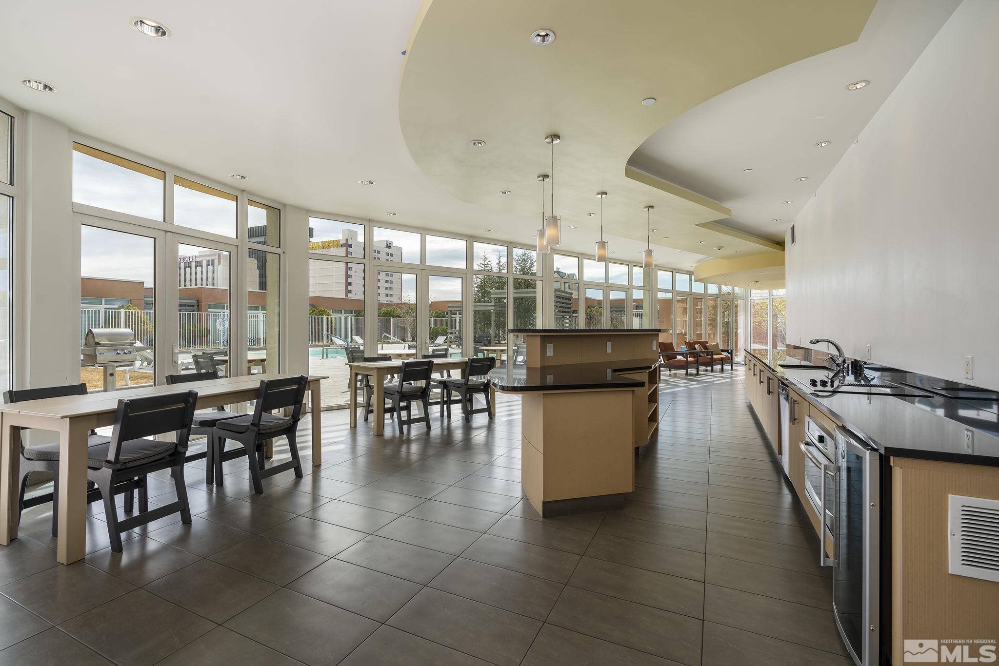 255 N Sierra Street, 1601