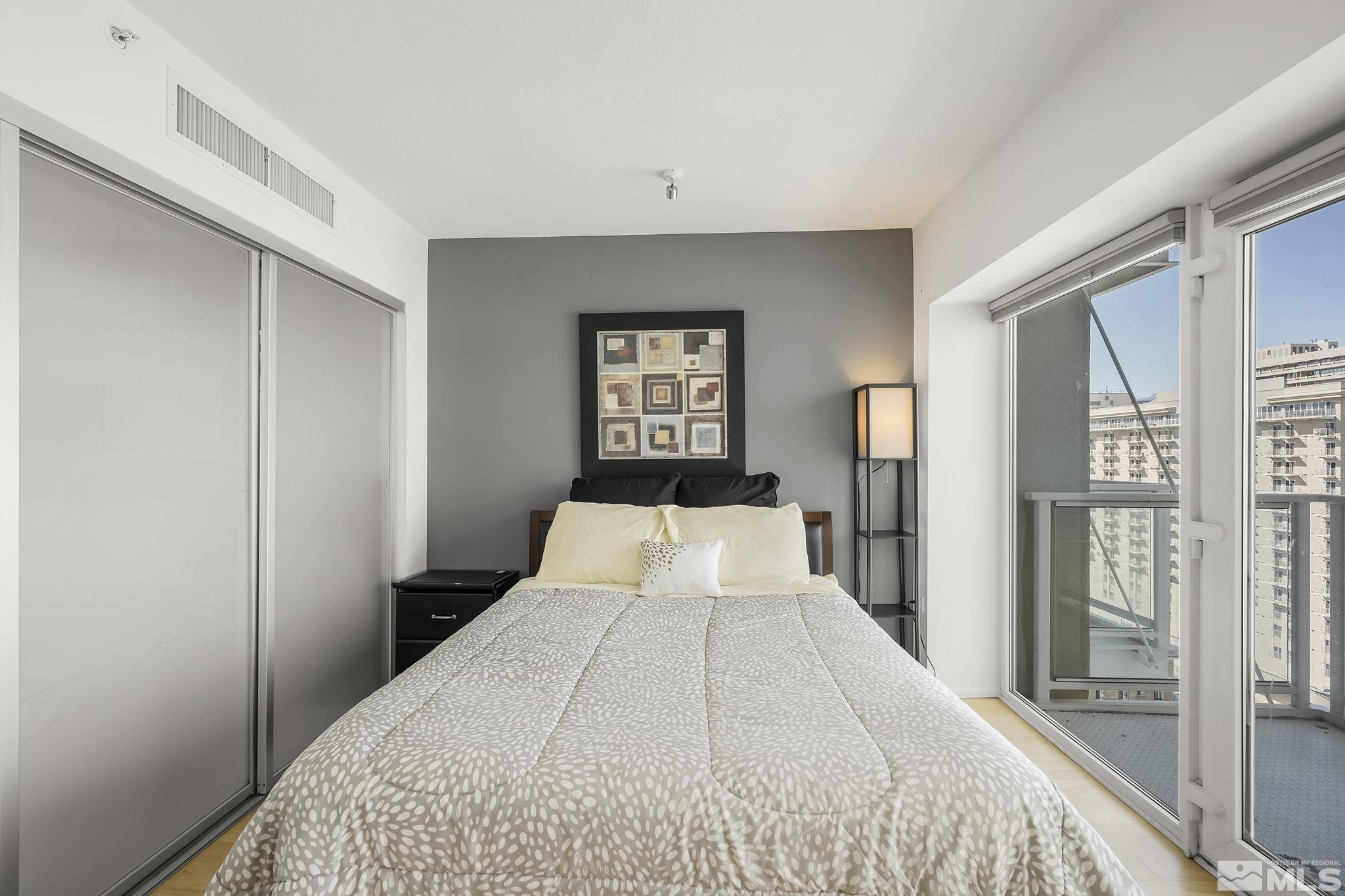 255 N Sierra Street, 1601