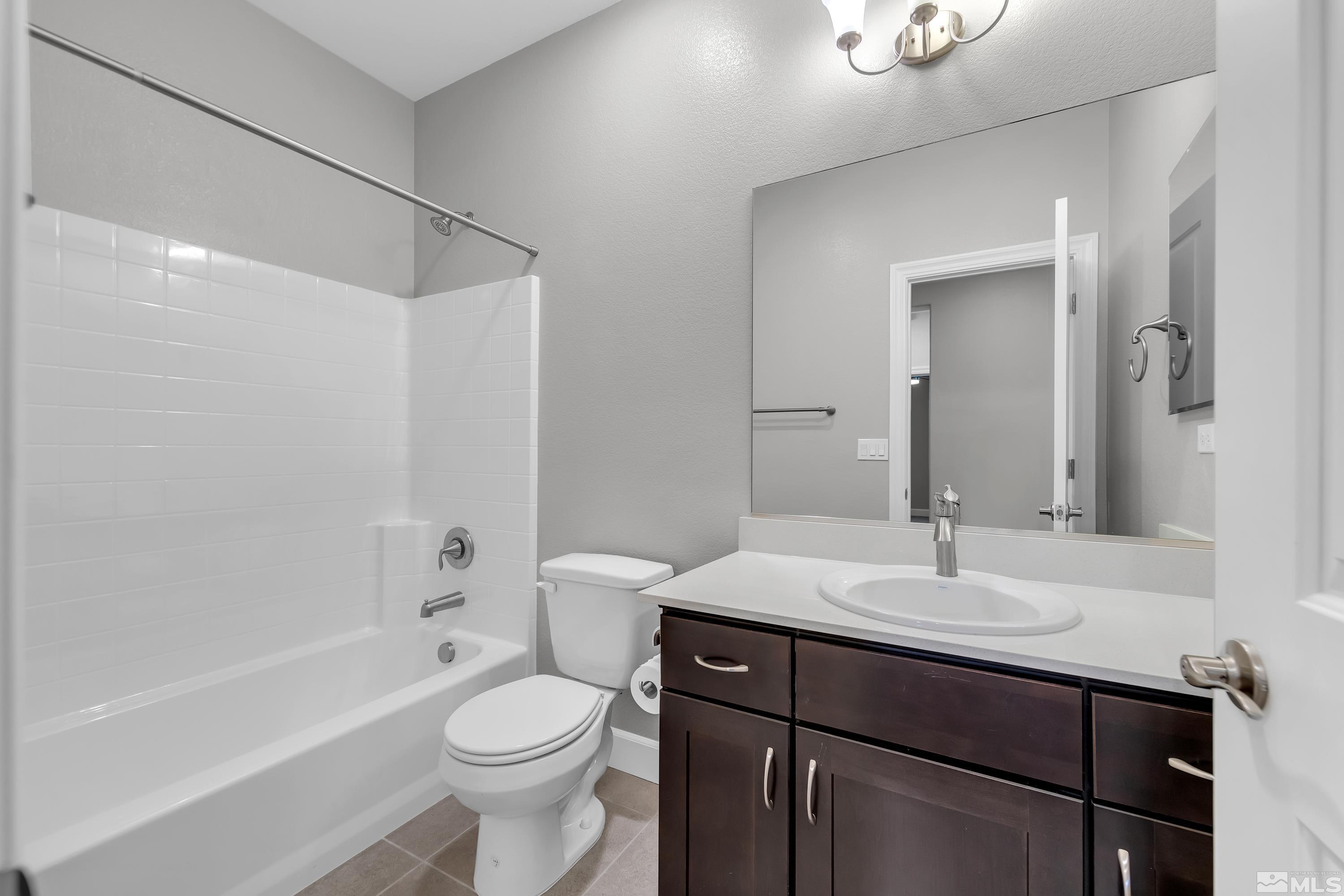 1925 Dark Horse Rd. Unit: C