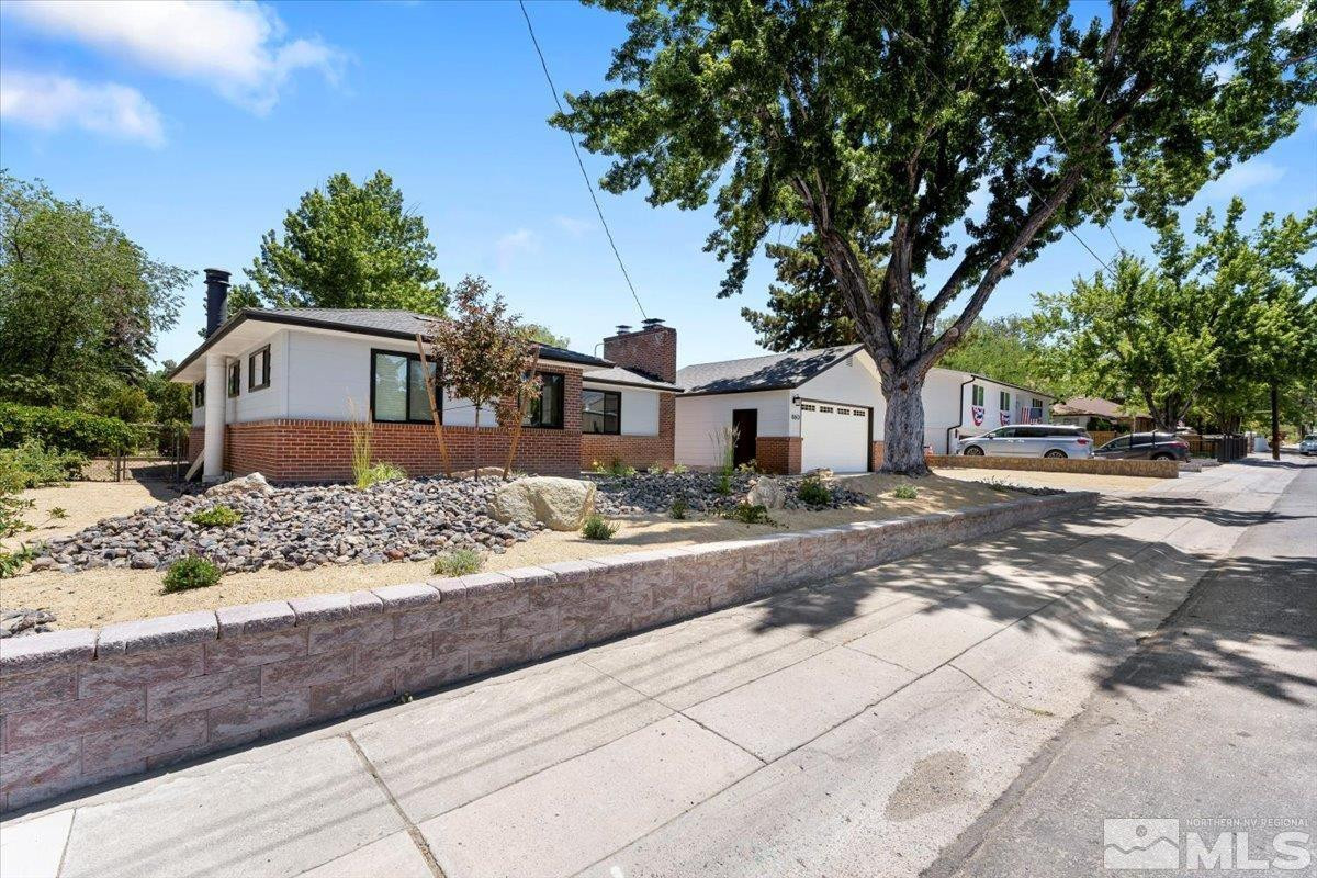 860 Hunter Lake Drive