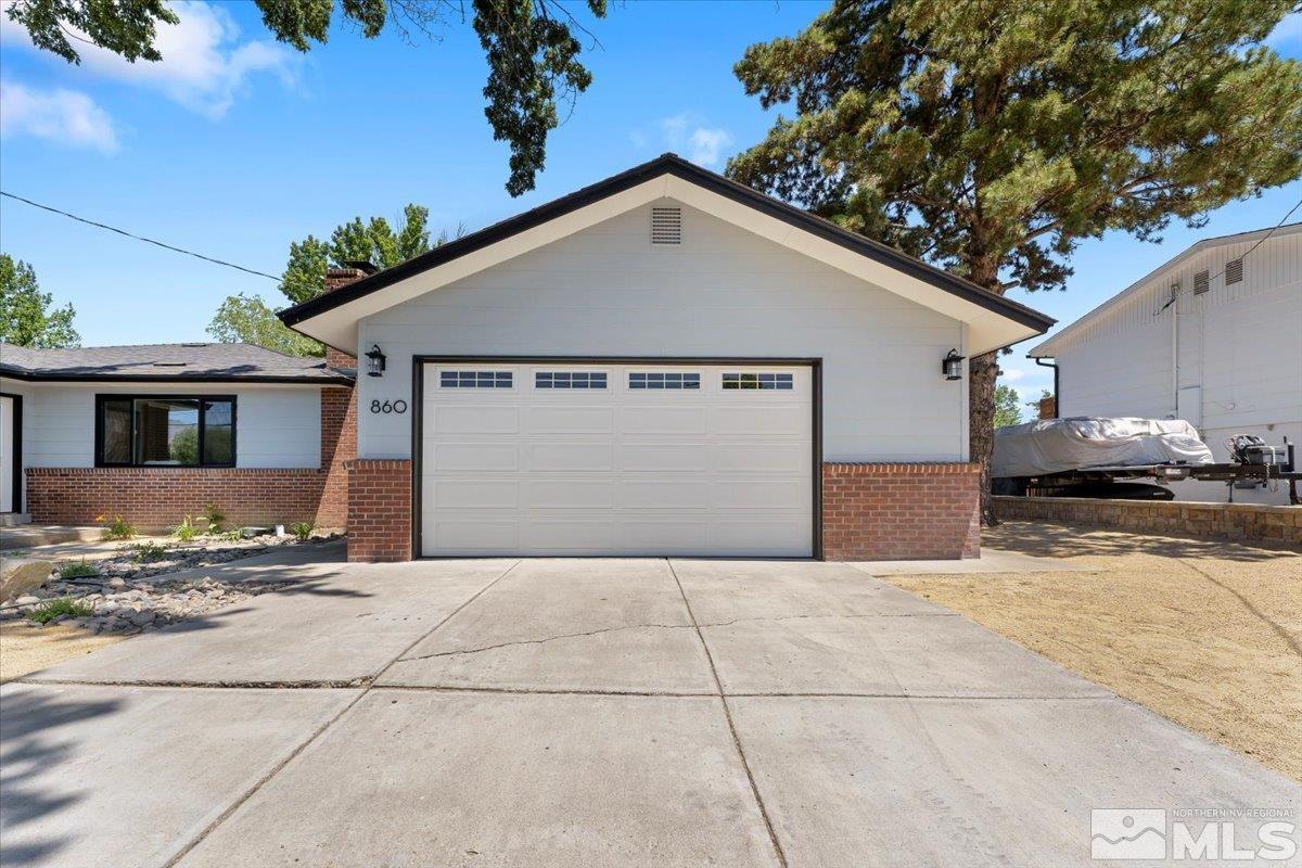 860 Hunter Lake Drive