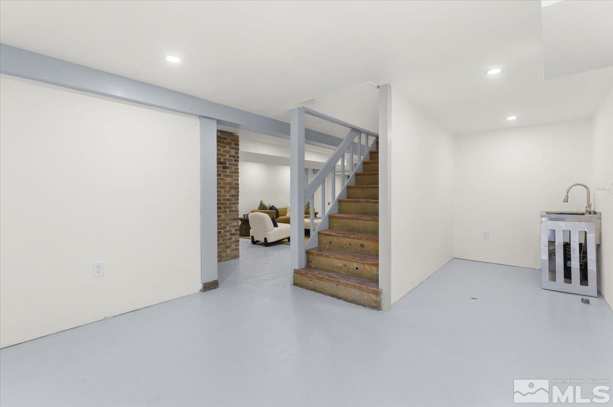 860 Hunter Lake Drive