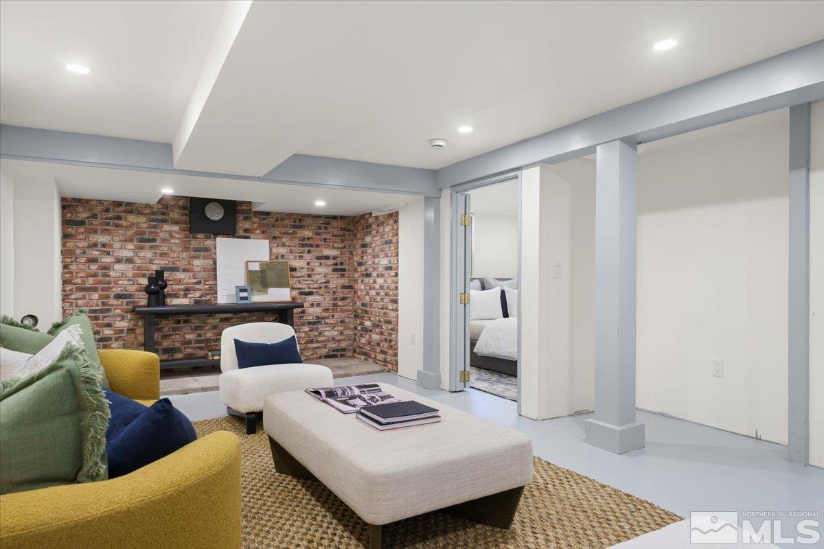 860 Hunter Lake Drive