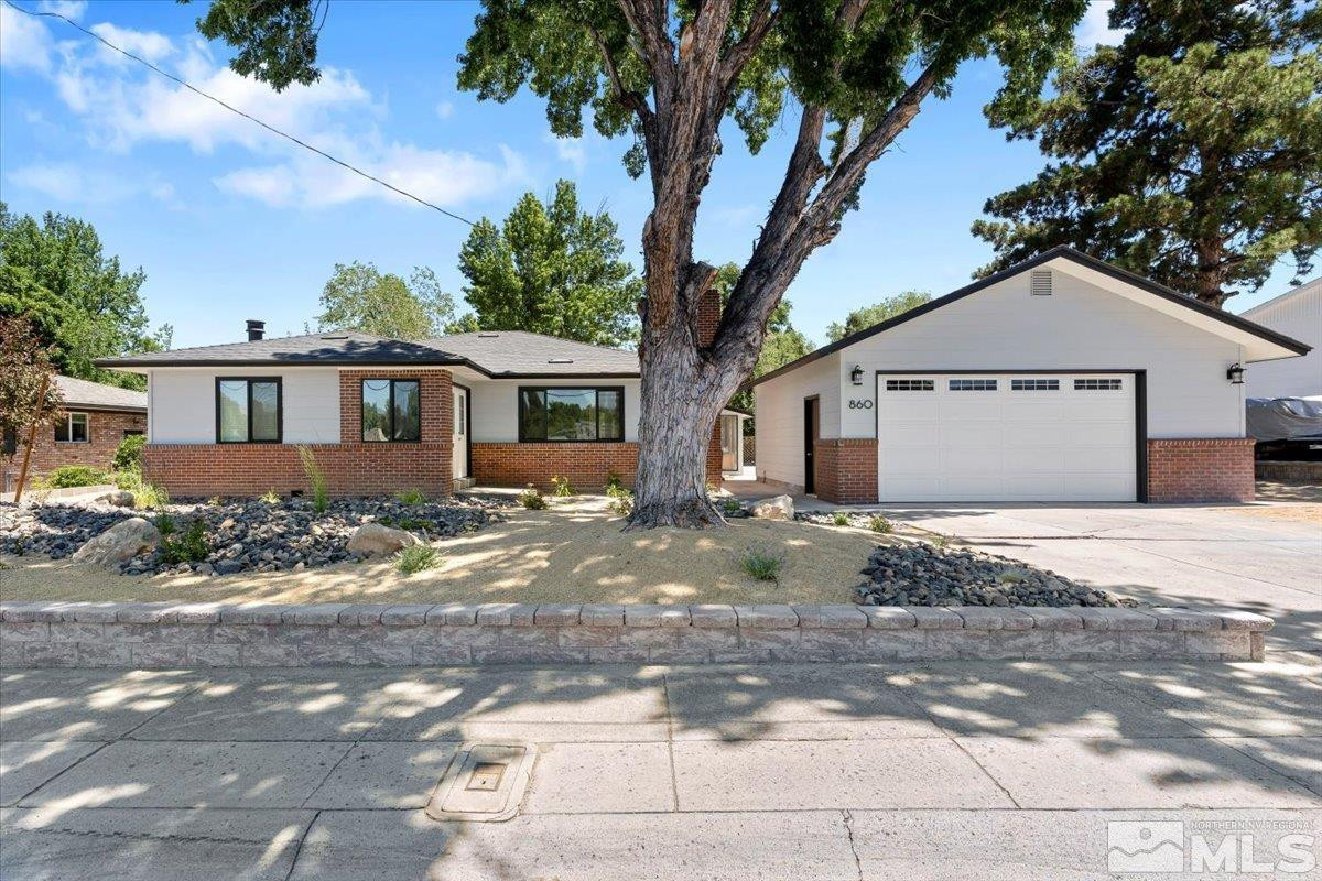 860 Hunter Lake Drive