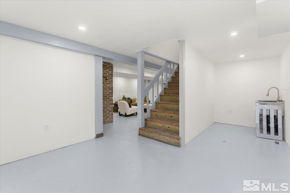 860 Hunter Lake Drive