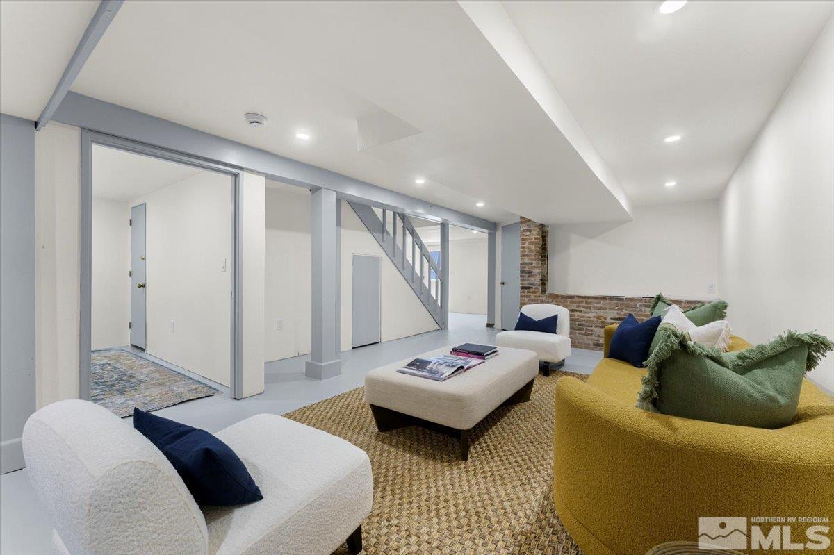 860 Hunter Lake Drive