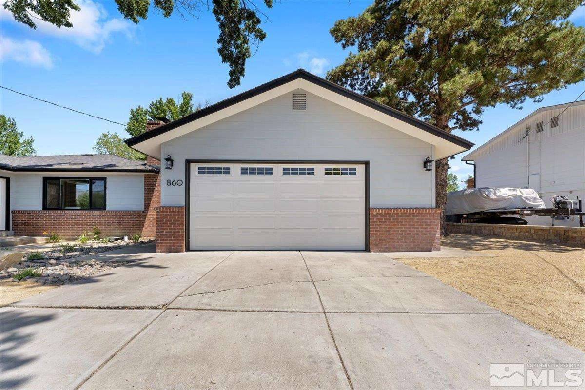 860 Hunter Lake Drive