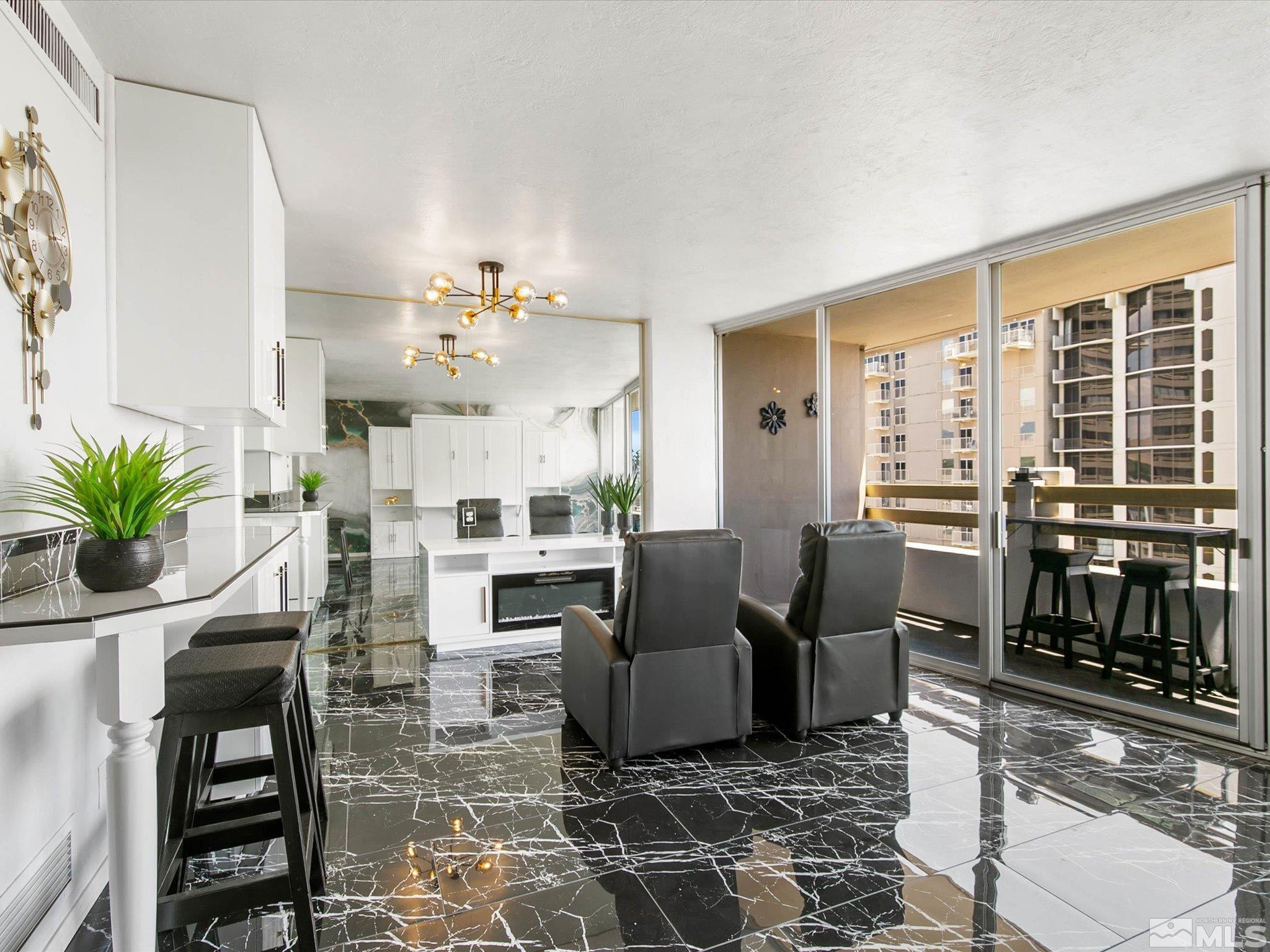 100 N Arlington Avenue, 11C