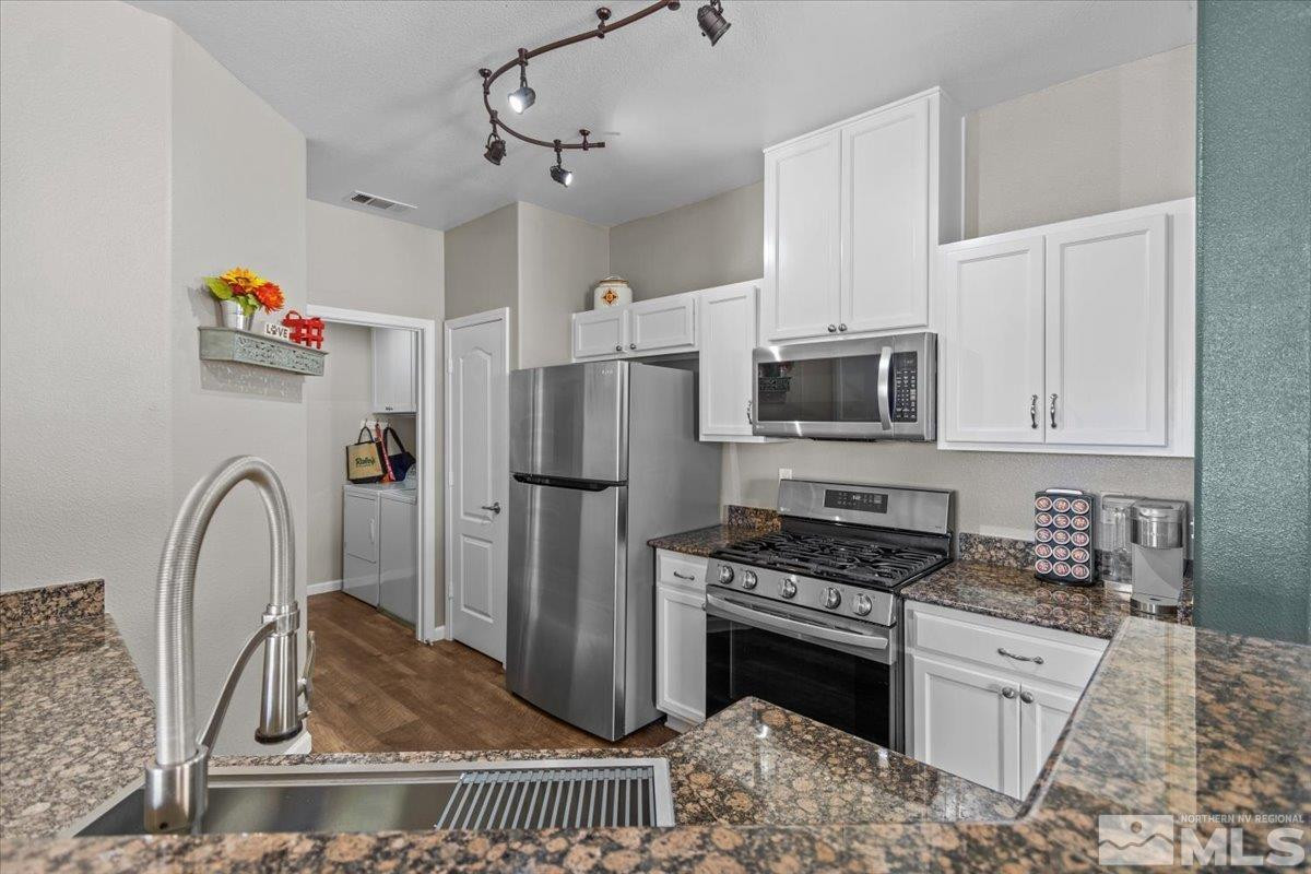 17000 Wedge Pkwy Unit: 3421