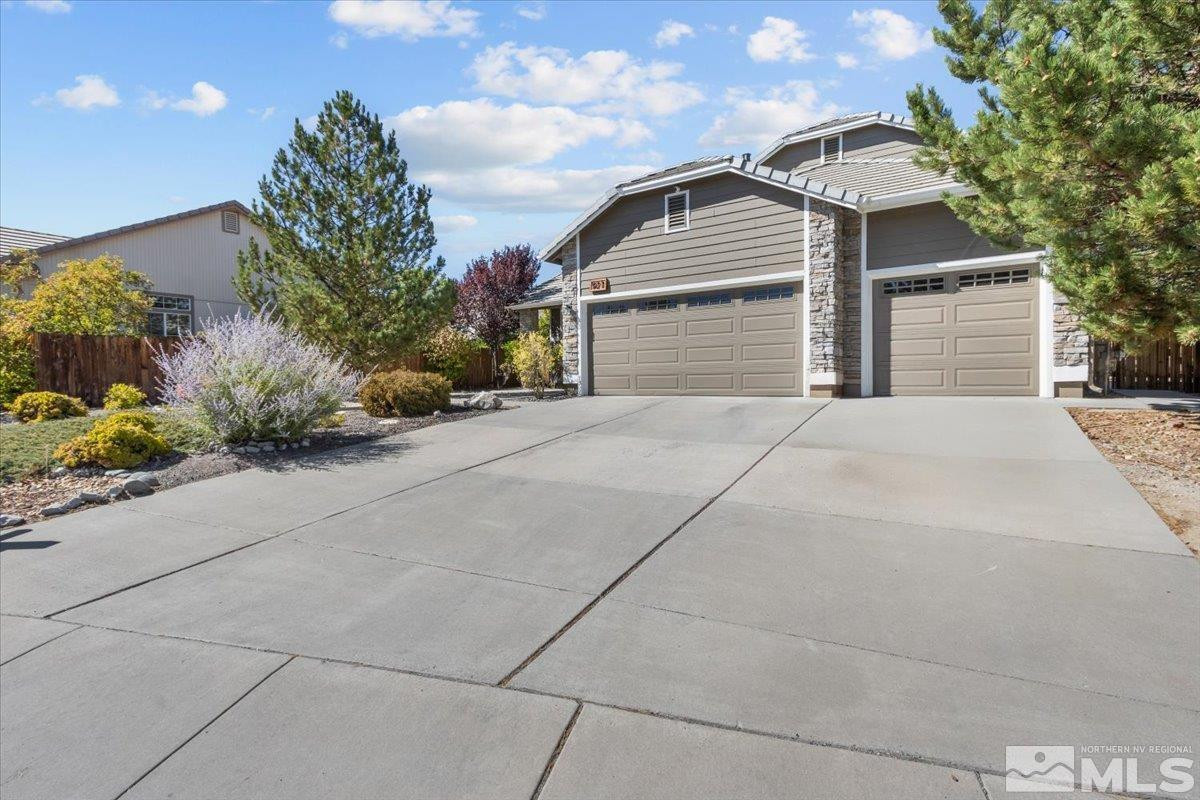 921 S University Park Loop