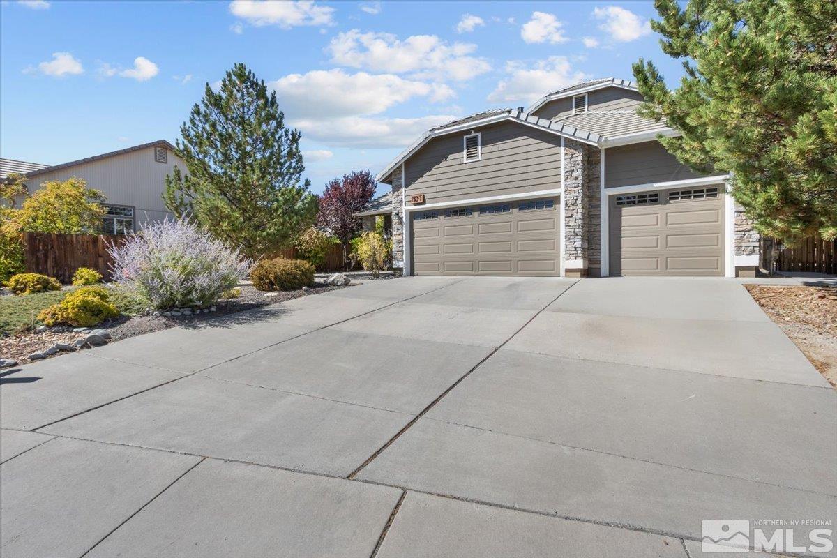 921 S University Park Loop