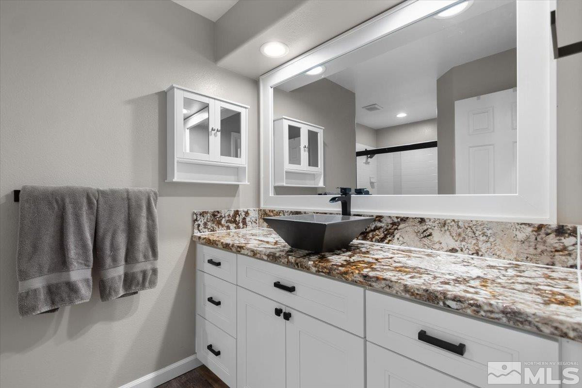 921 S University Park Loop