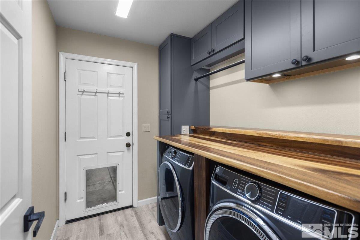 921 S University Park Loop