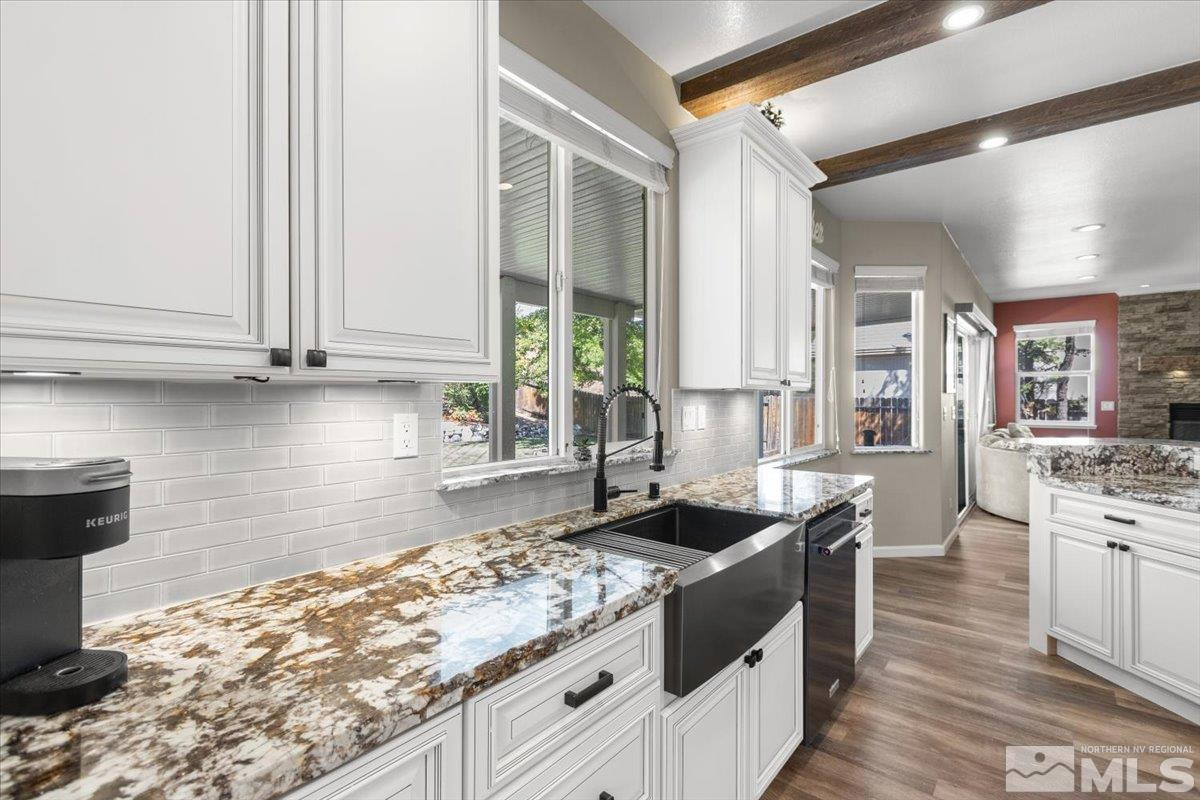 921 S University Park Loop