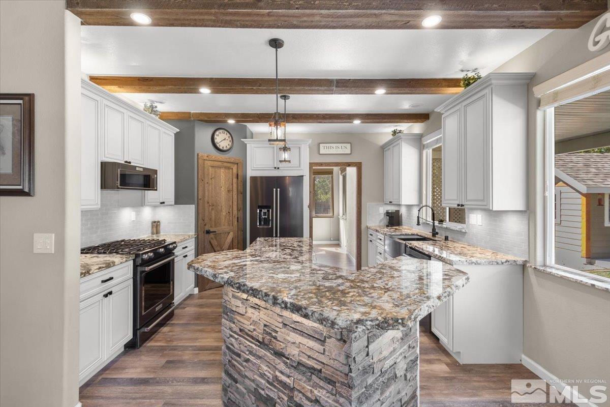 921 S University Park Loop