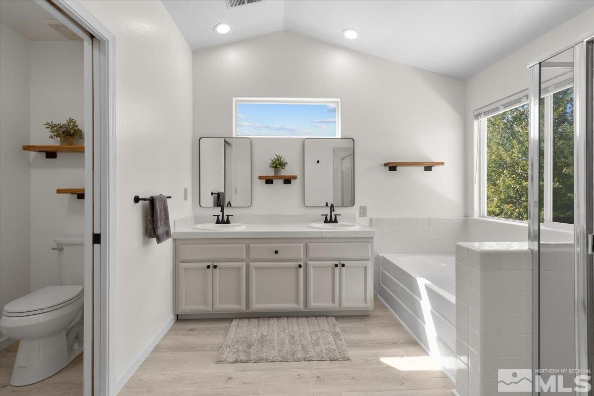 921 S University Park Loop