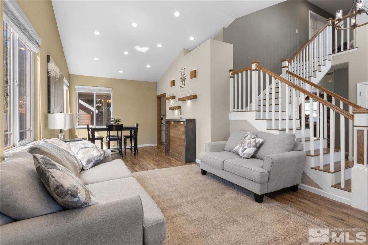 921 S University Park Loop