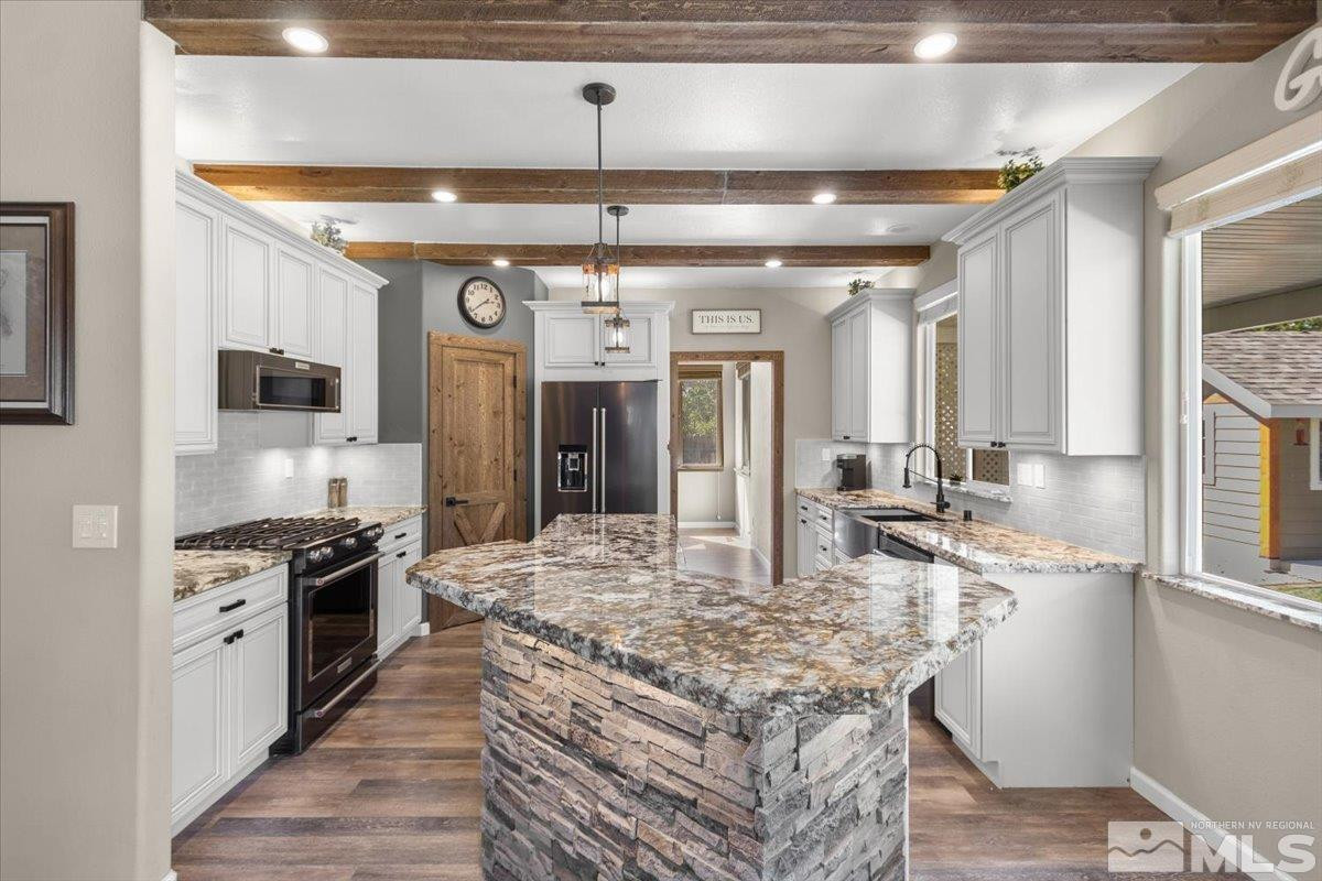 921 S University Park Loop